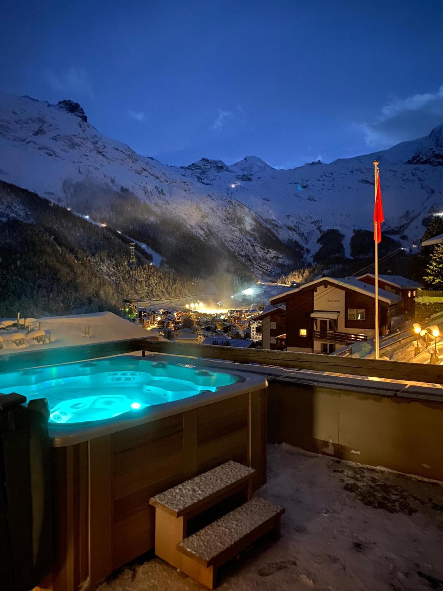 Deluxe Loft with Mountain View and Terrace