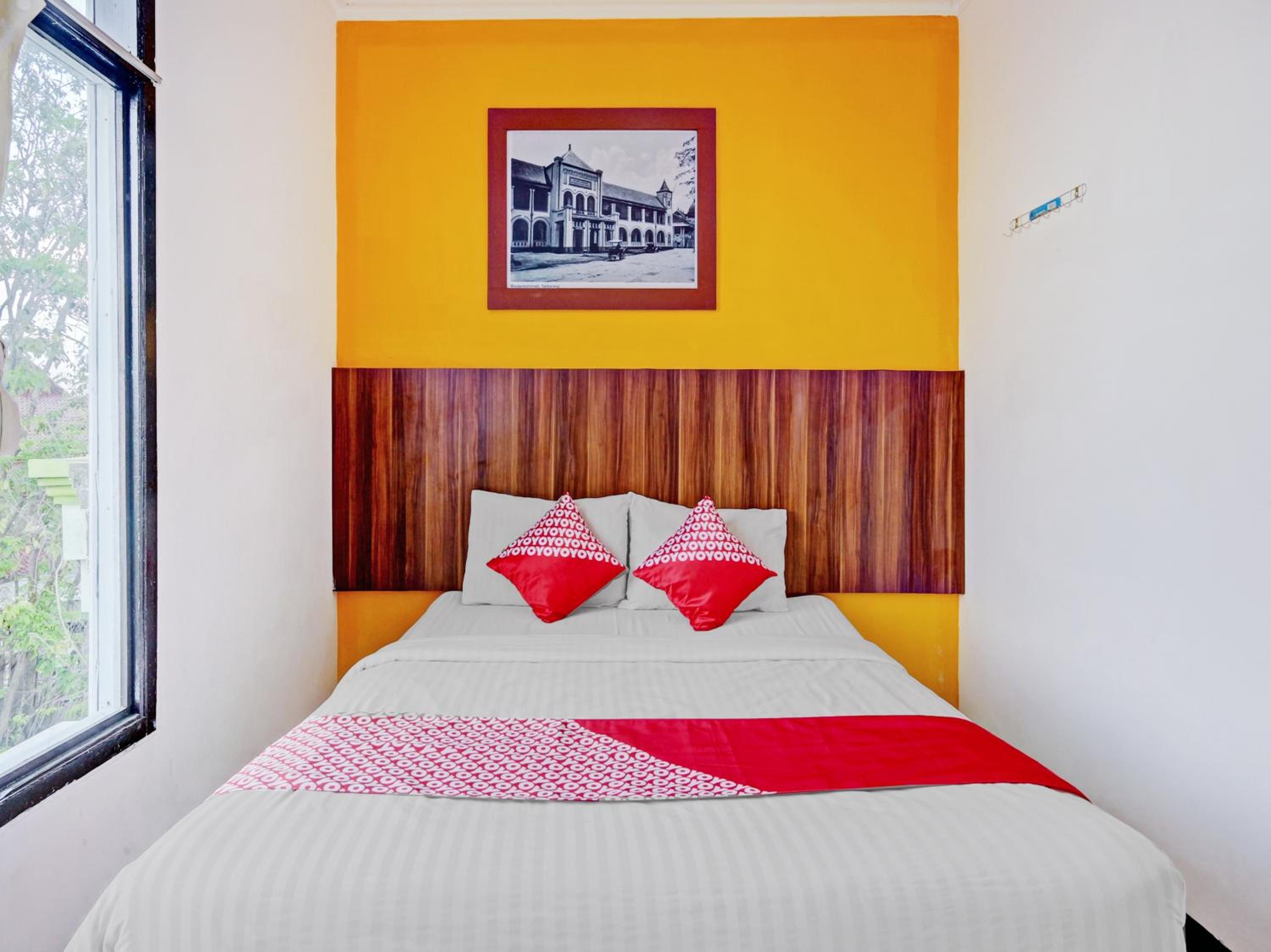 Standard Double Room - Photo 11