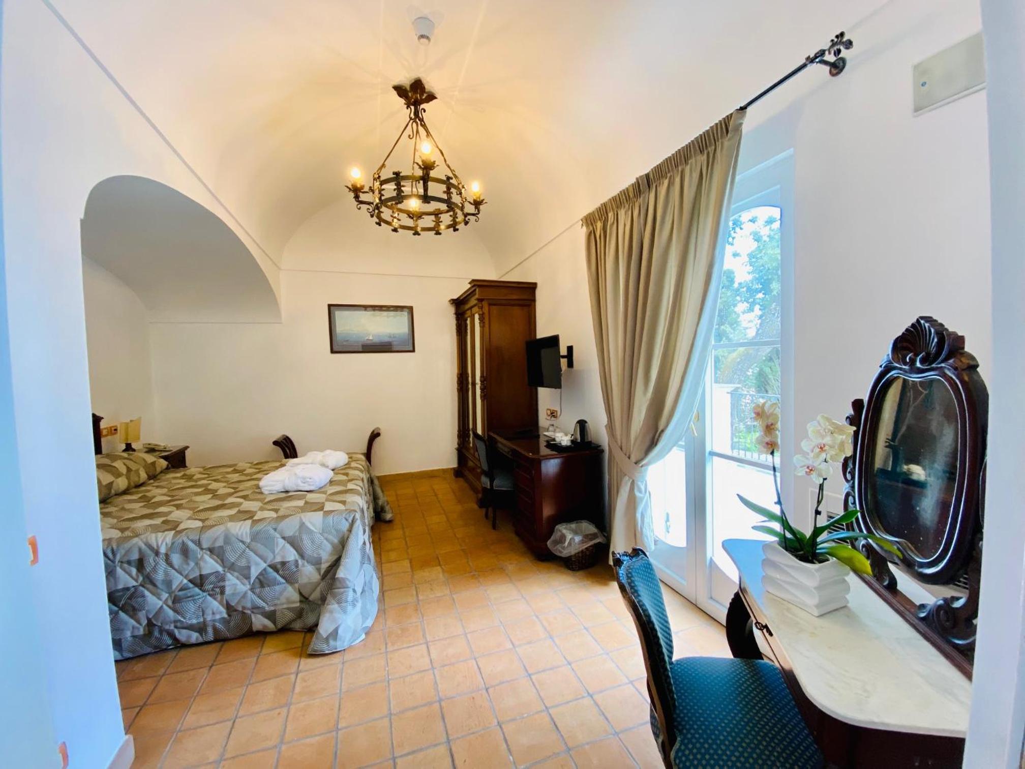 Double Room - Photo 13