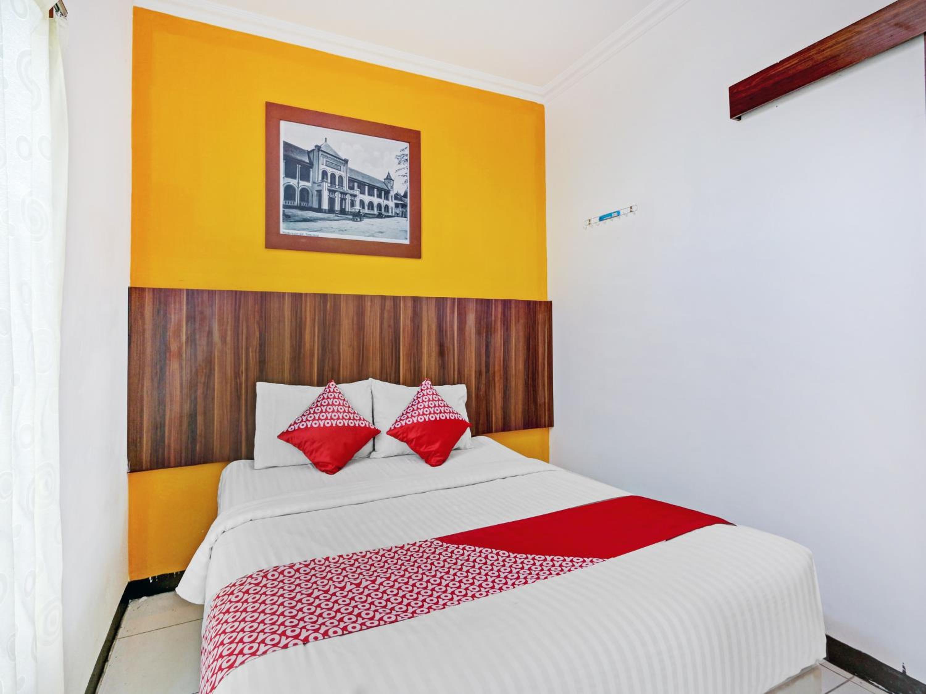 Standard Double Room - Photo 12