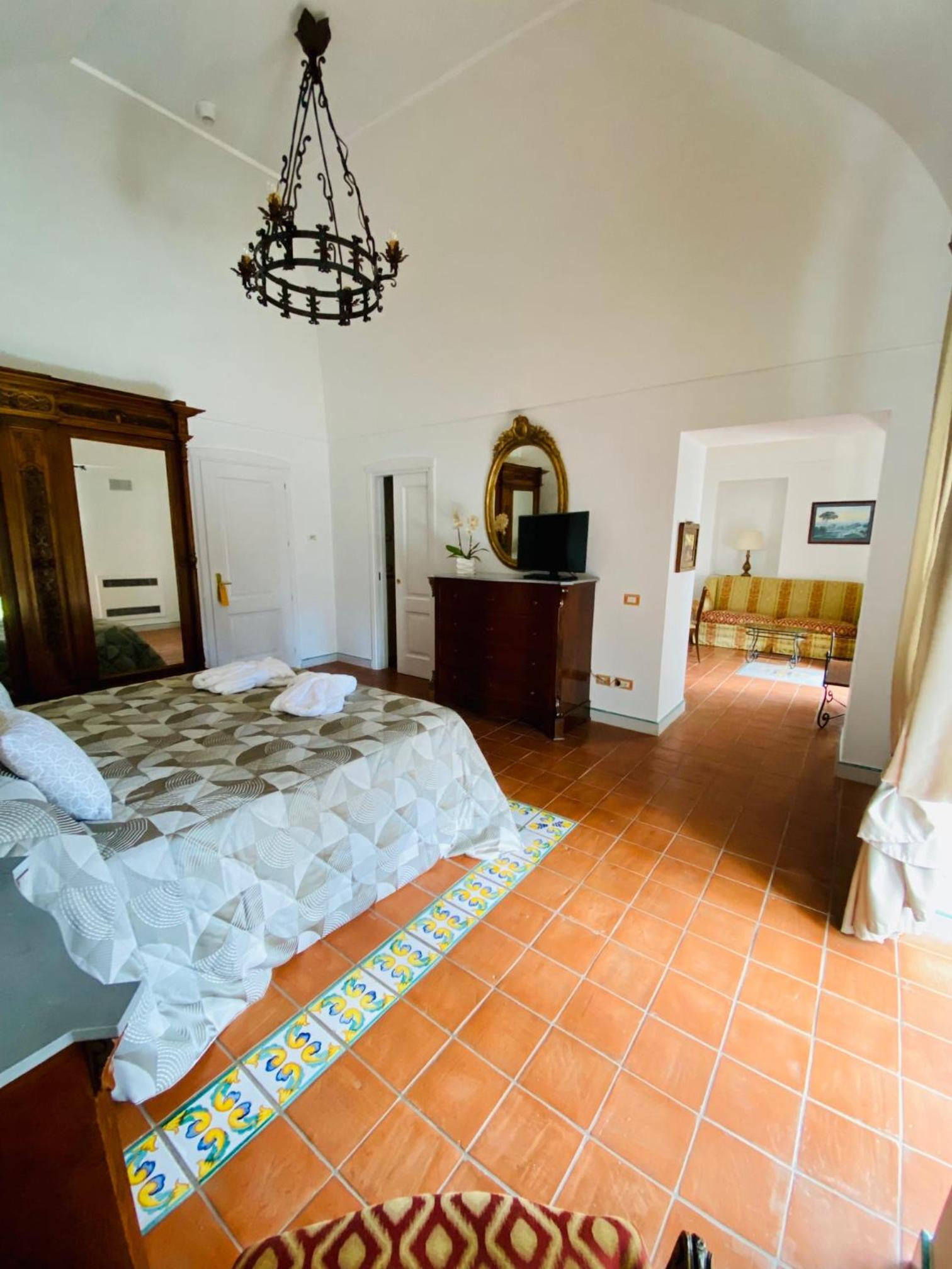 Junior Suite with Sea View - Photo 4
