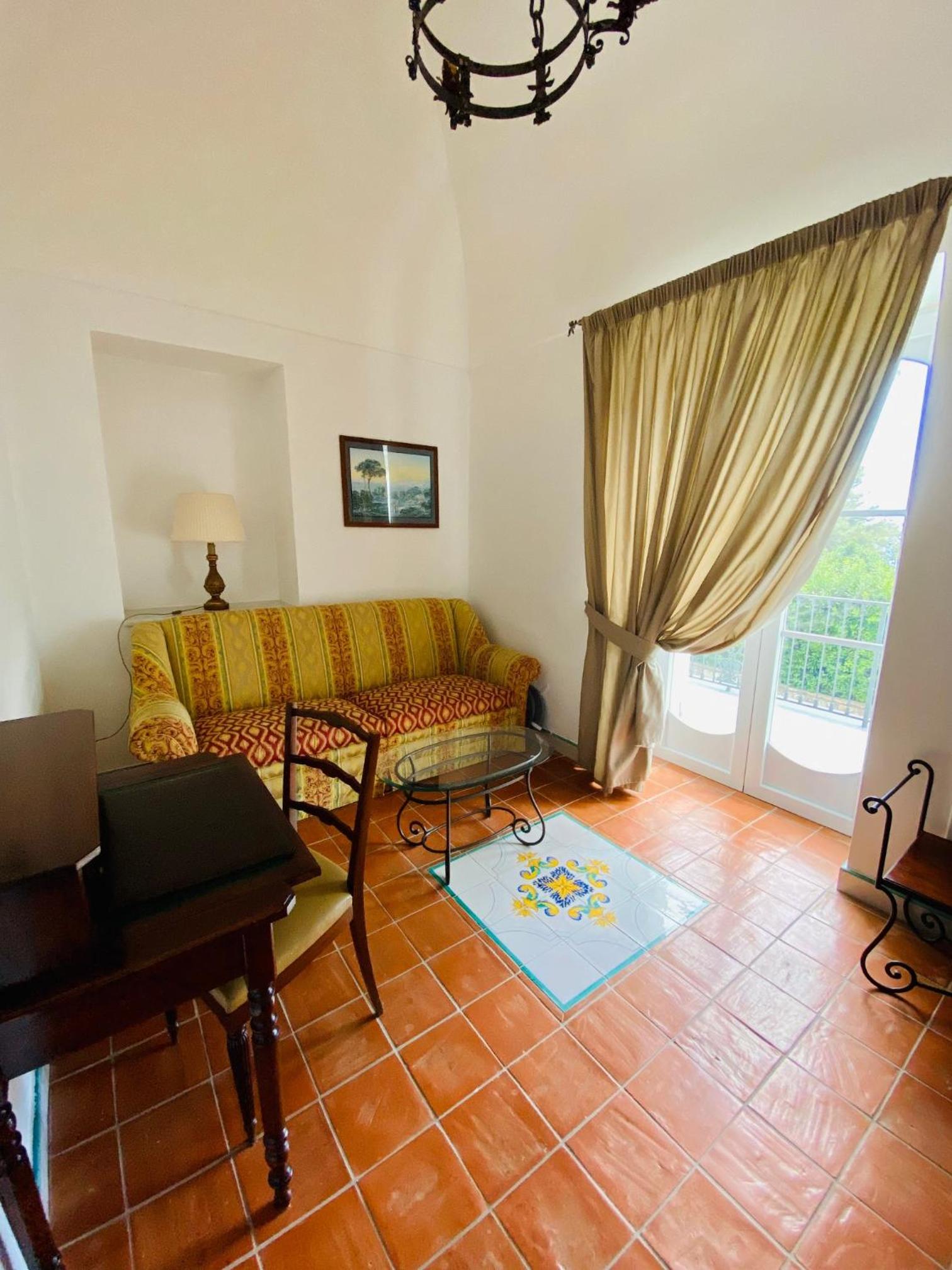 Junior Suite with Sea View - Photo 16