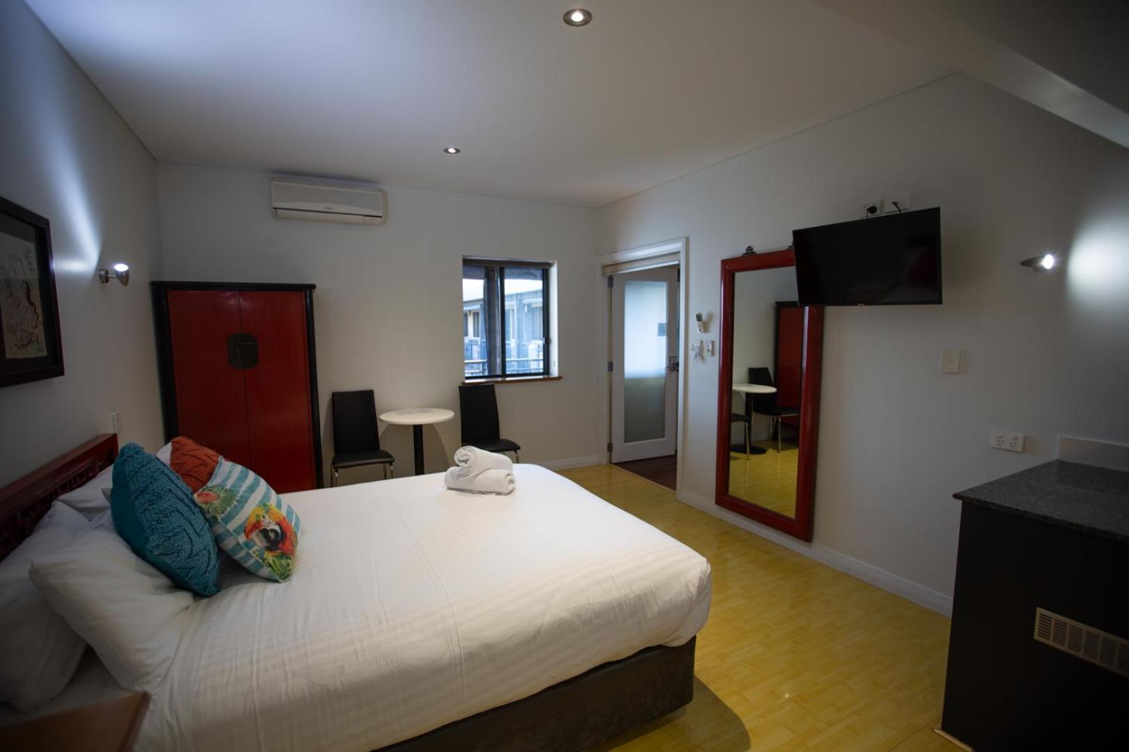 Queen Room with Spa Bath photo 1