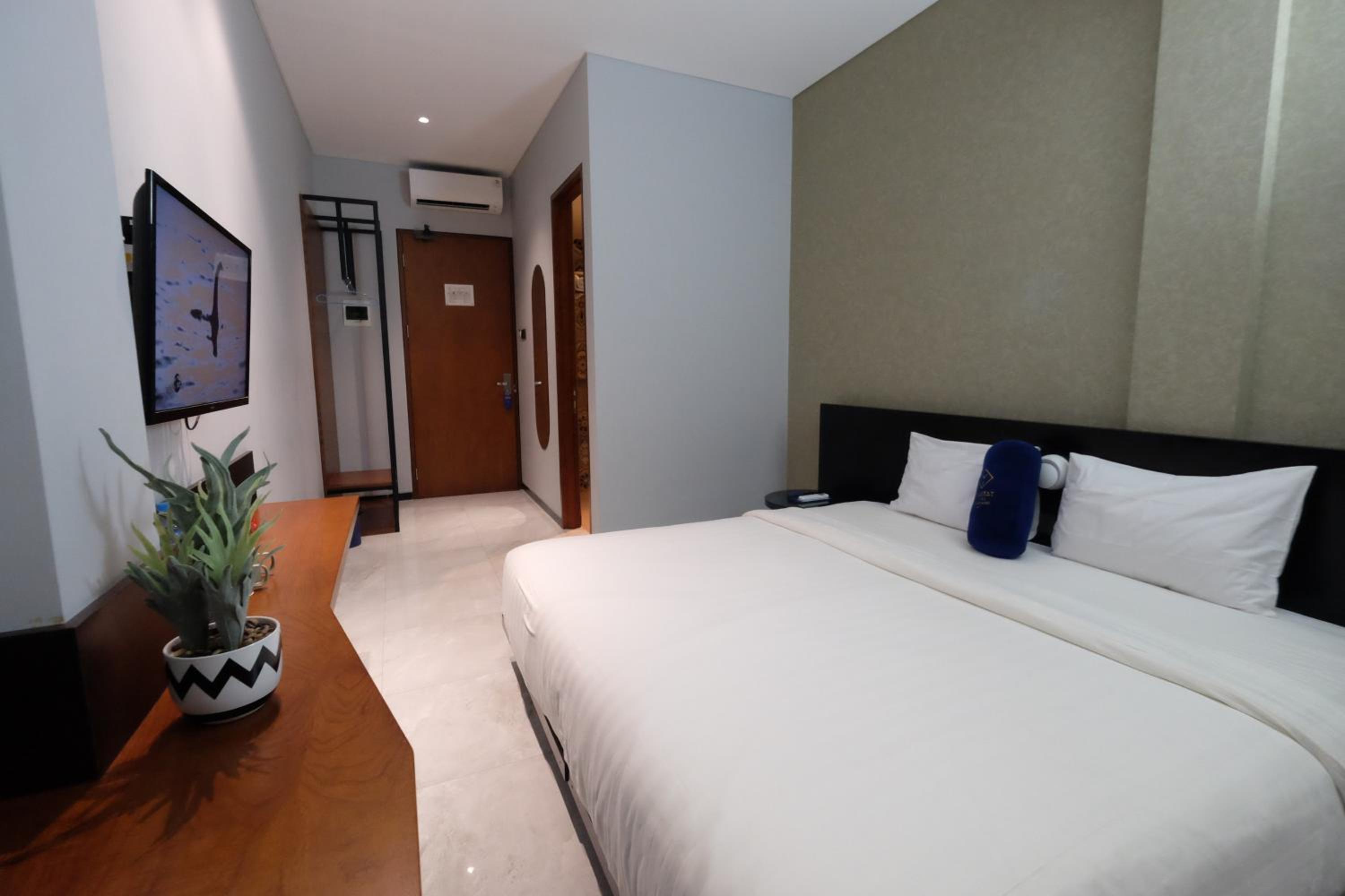 Superior Double or Twin Room - Photo 10