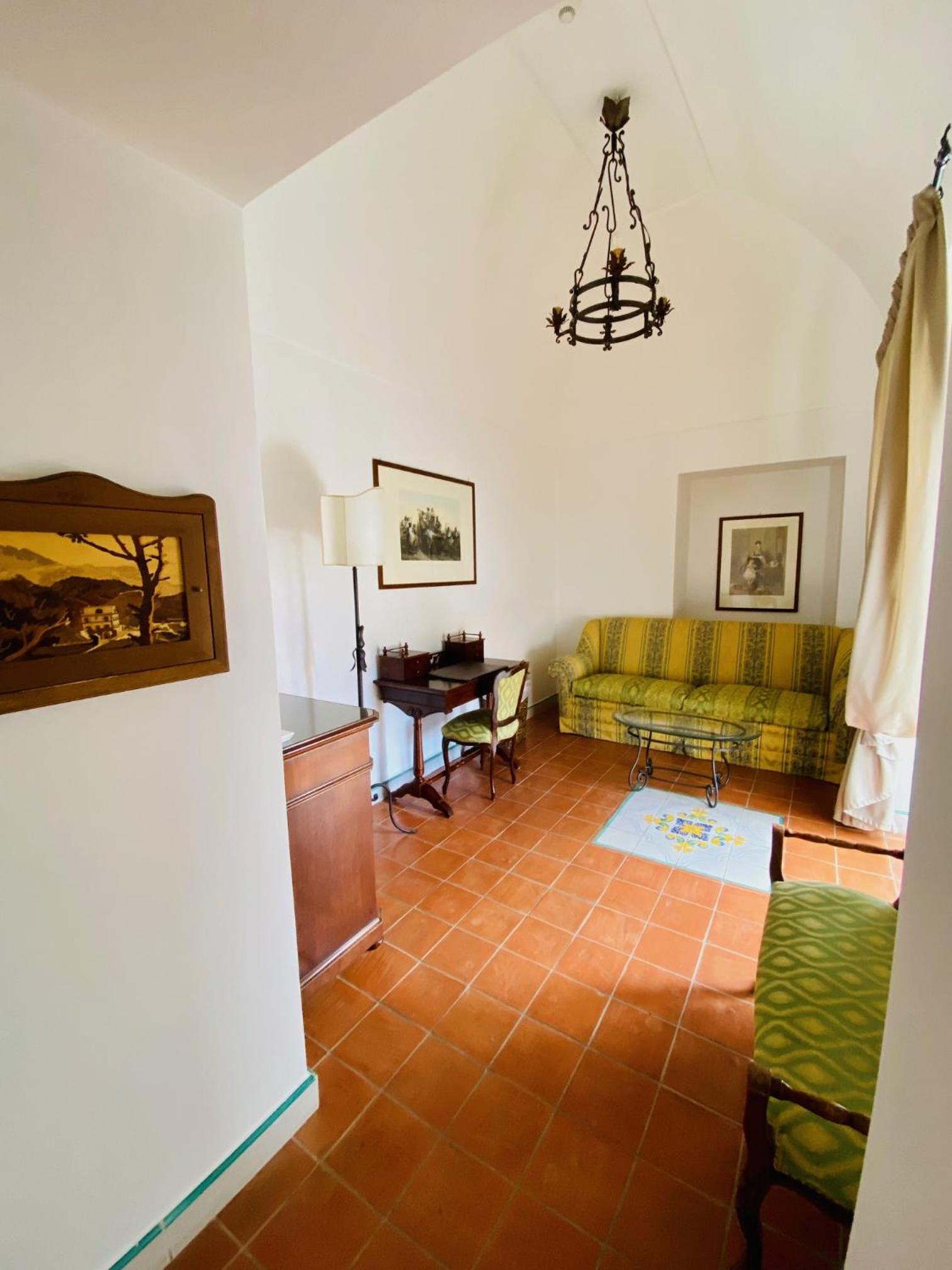 Junior Suite with Sea View - Photo 10