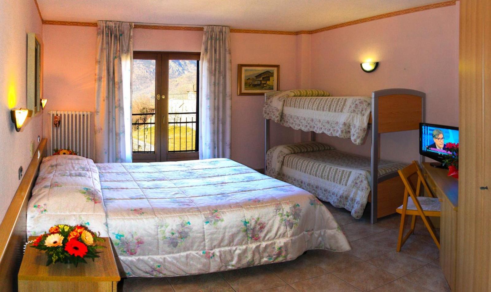 Quadruple Room - Photo 2