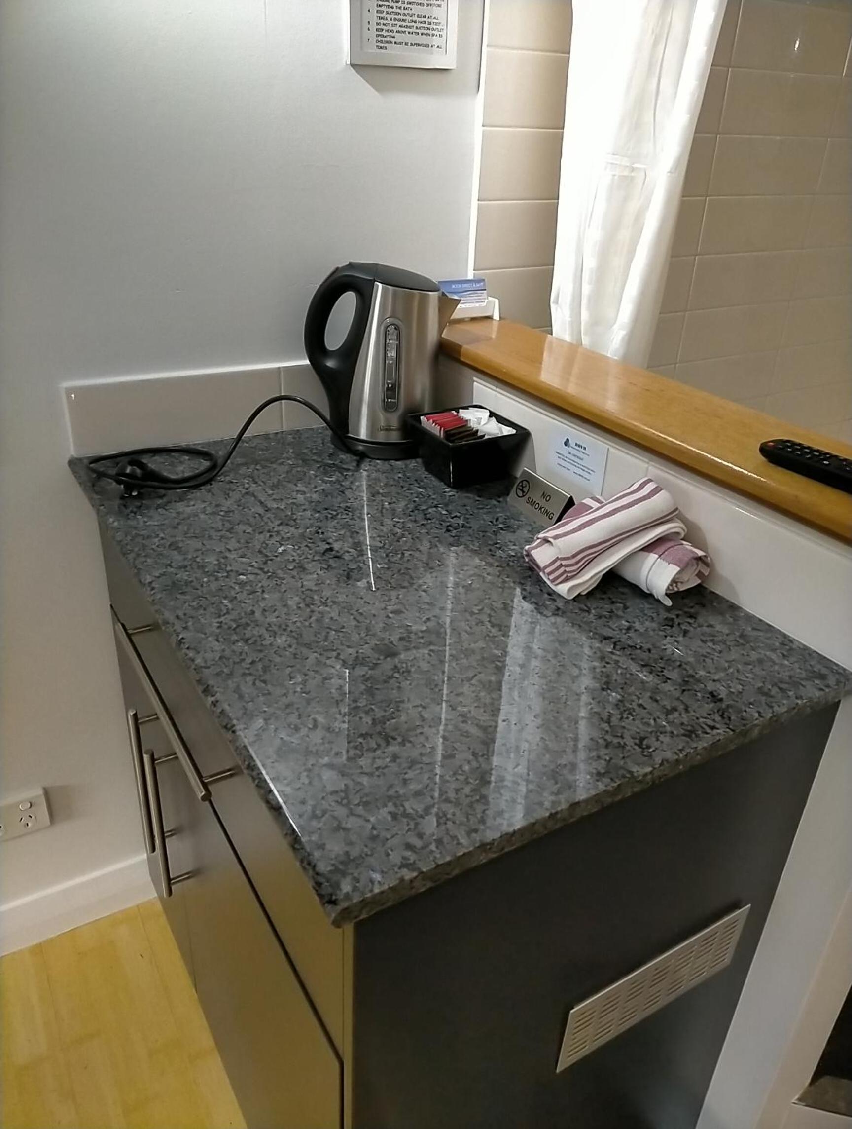 Queen Room with Spa Bath photo 2