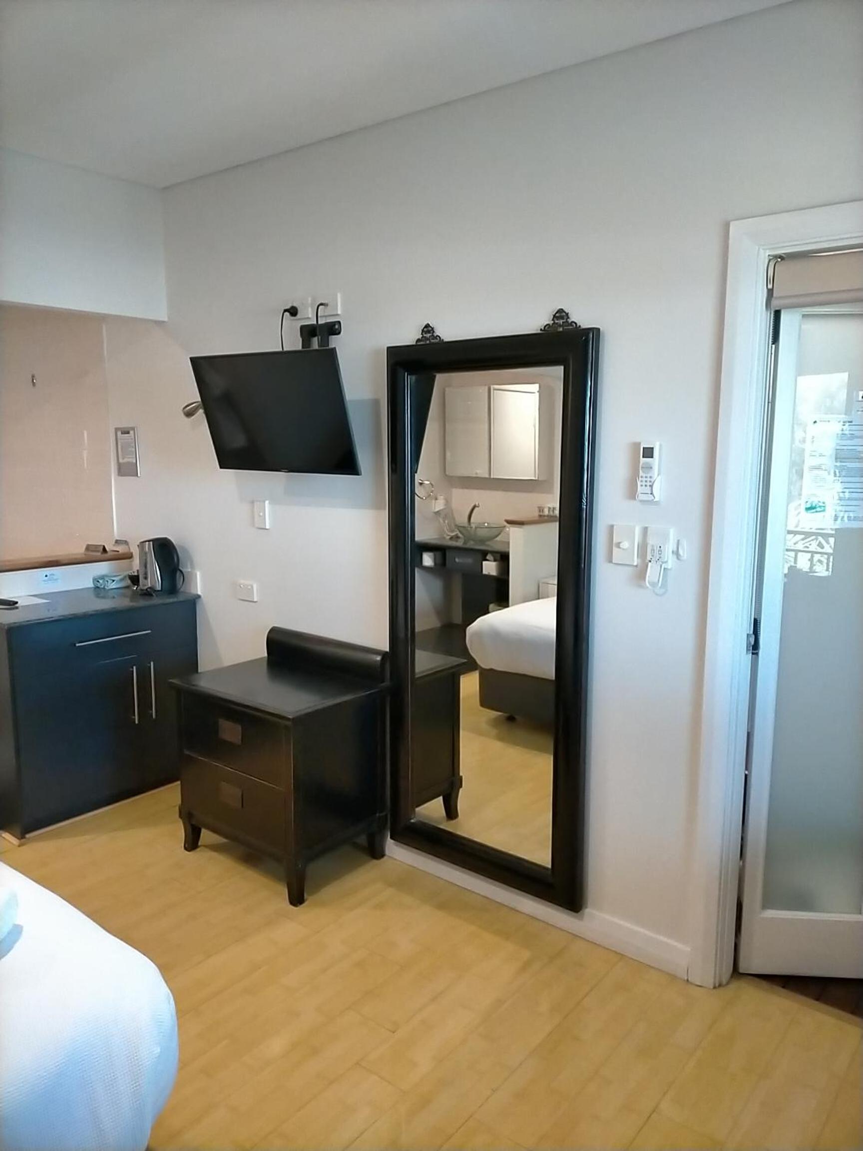 Queen Room with Spa Bath photo 2