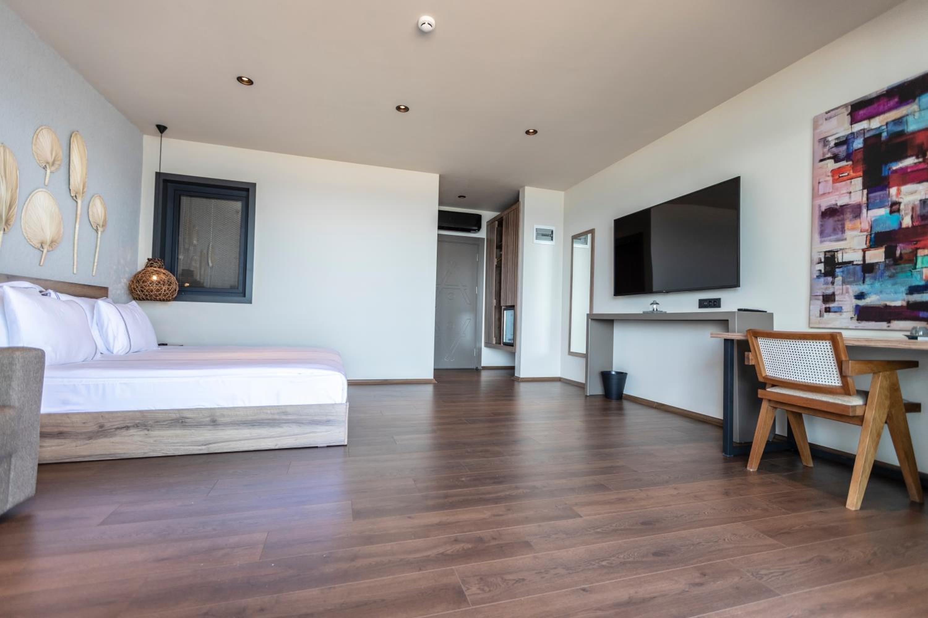 Suite with Sea View - Photo 8