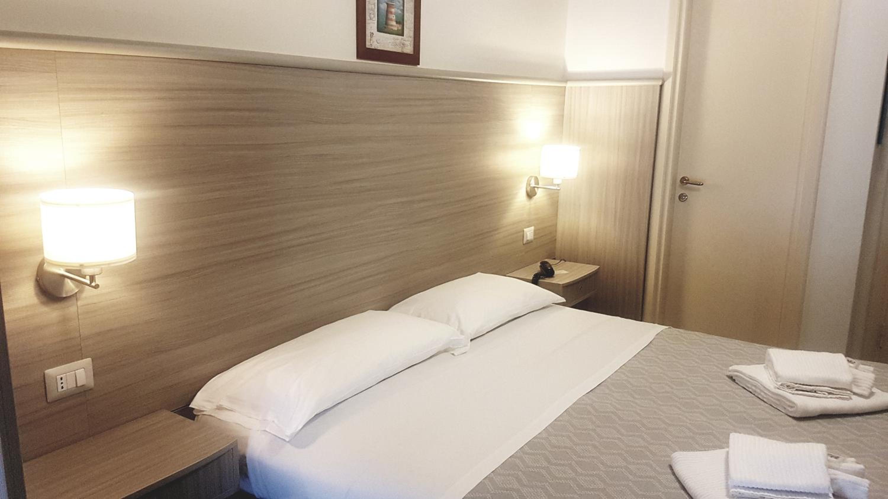 Double Room With Balcony And Sea View photo 3