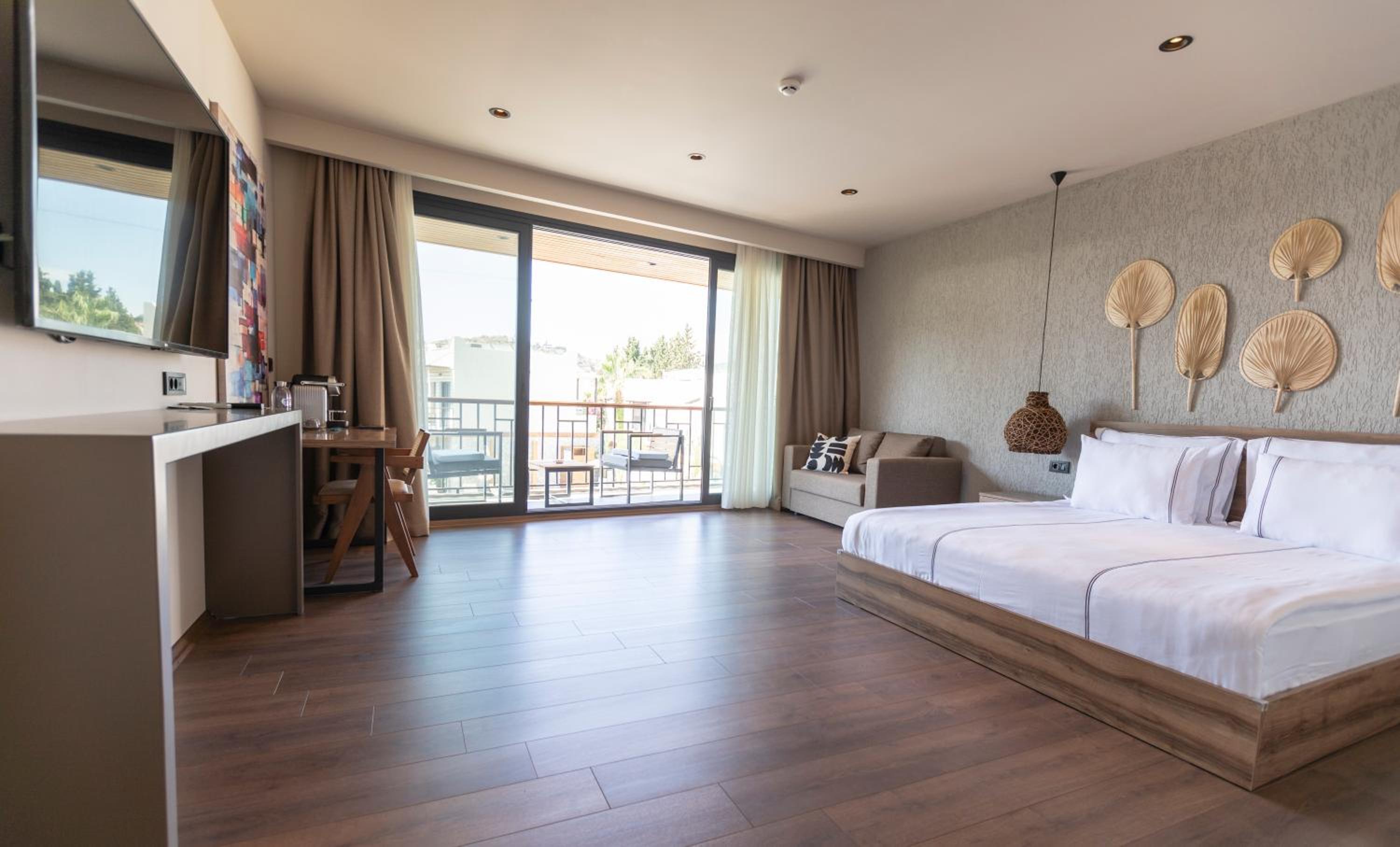 Suite with Pool View