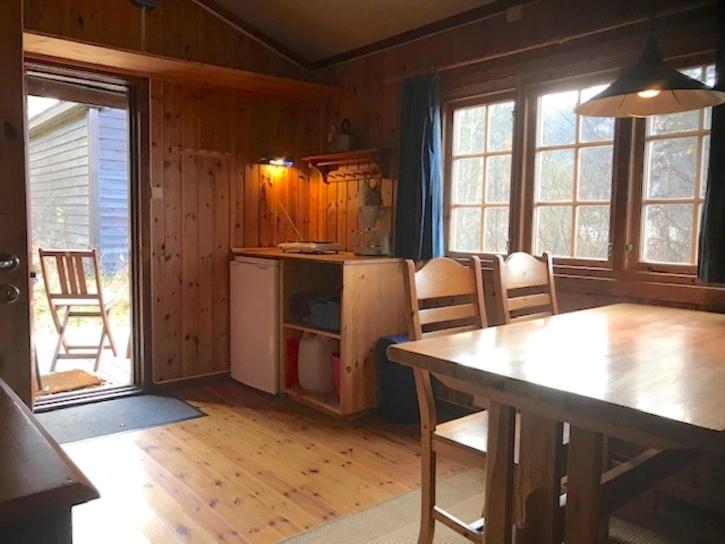 One-Bedroom Bungalow - Photo 2