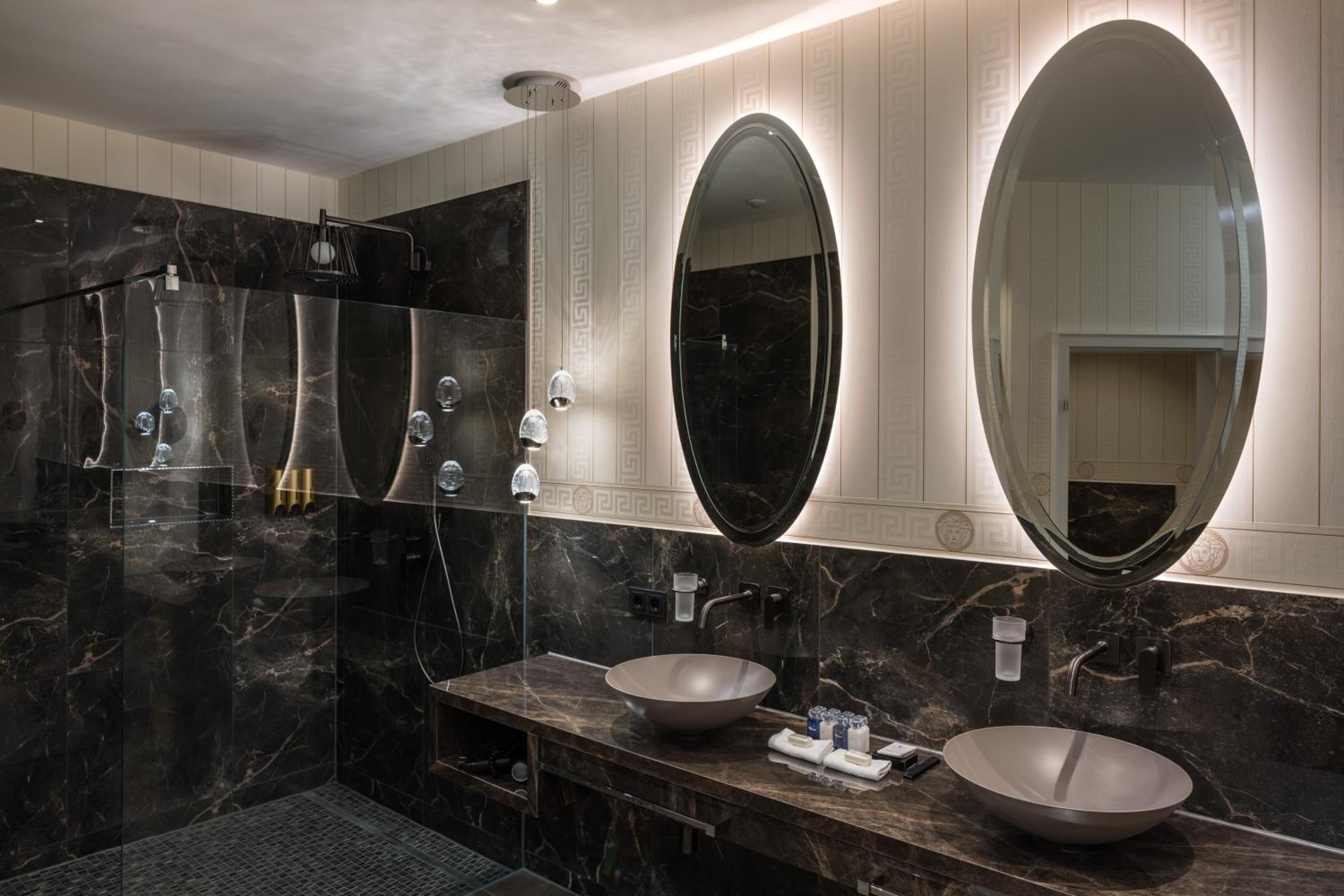 Residenz Junior Suite with Terrace photo 3