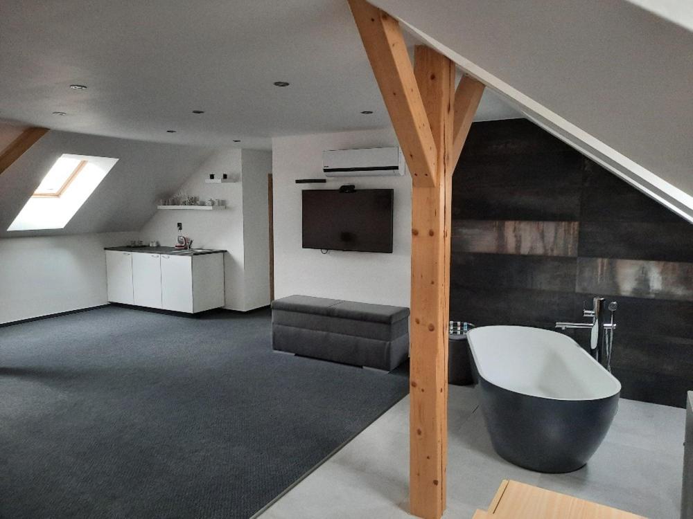 Deluxe Double Room with Bath photo 1
