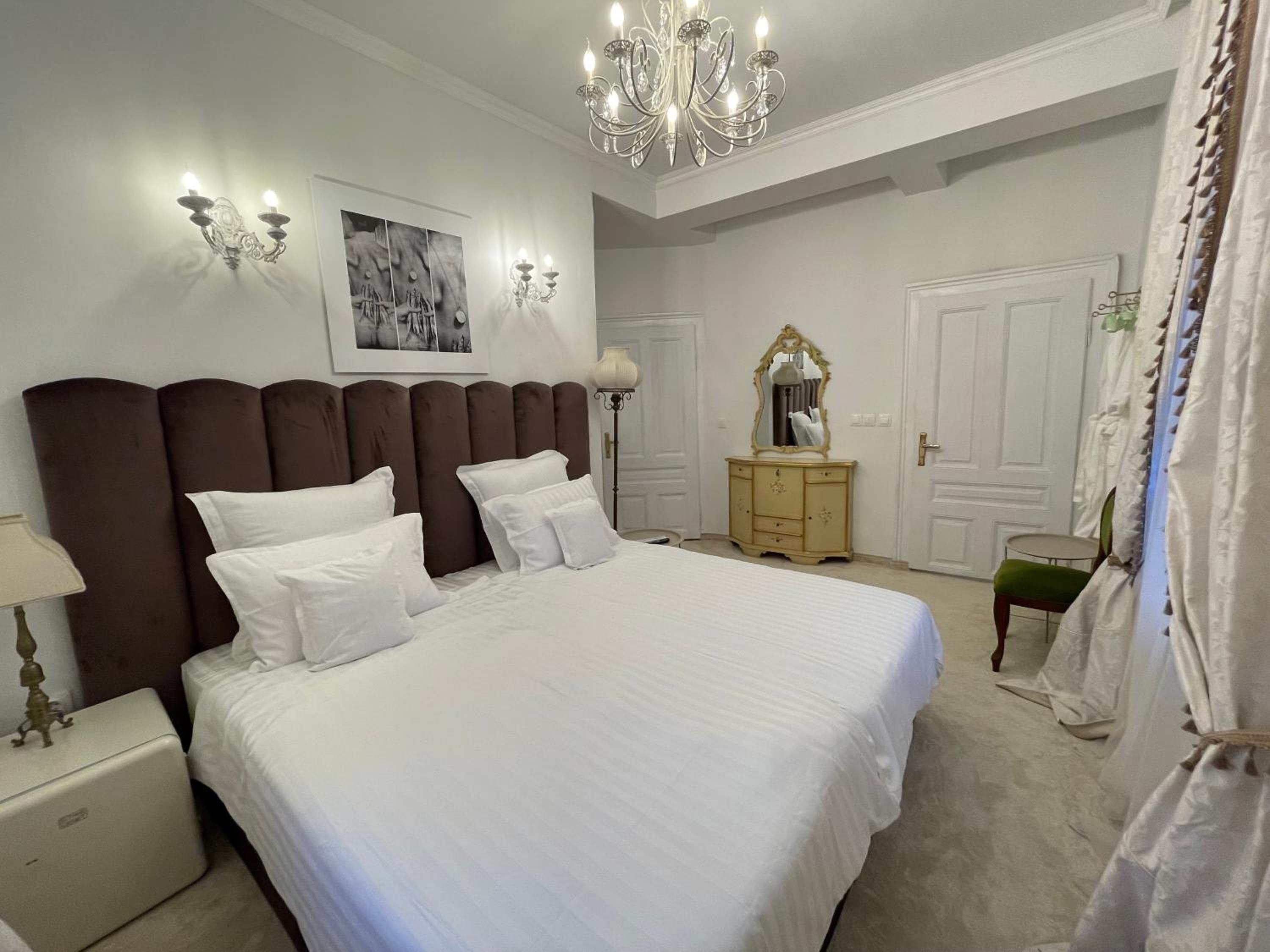 Double or Twin Room with City View