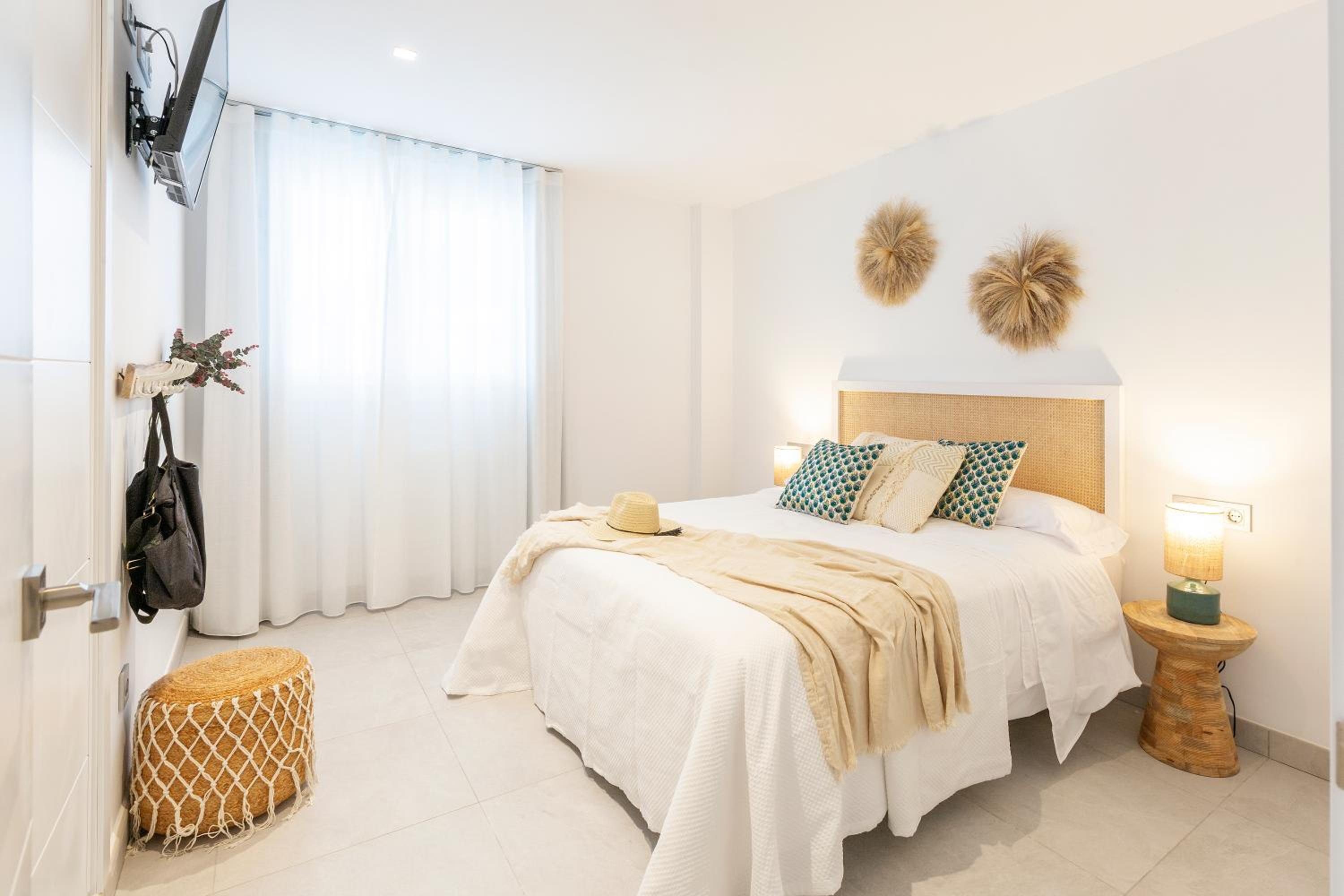 Two-Bedroom Apartment with Sea View - Photo 29