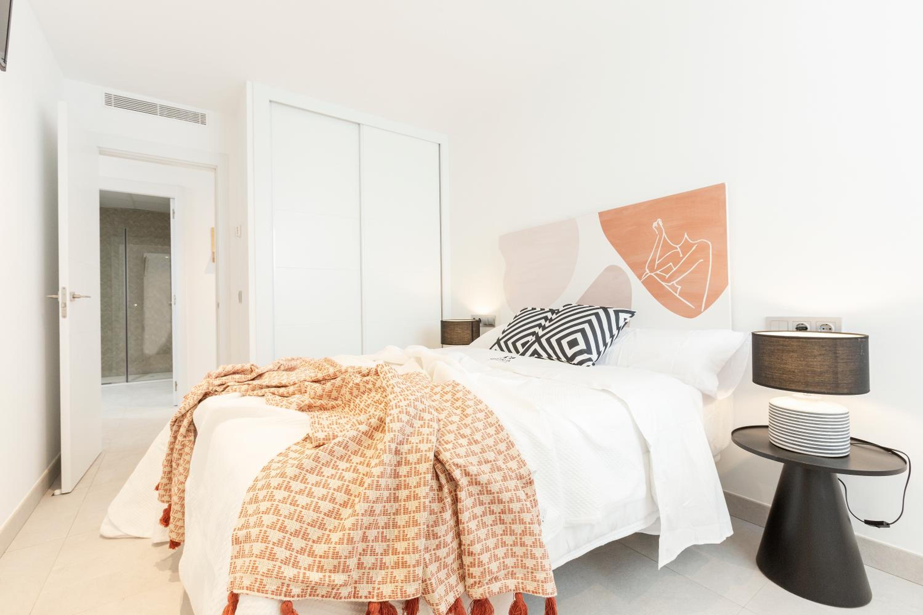 Two-Bedroom Apartment with Sea View - Photo 34