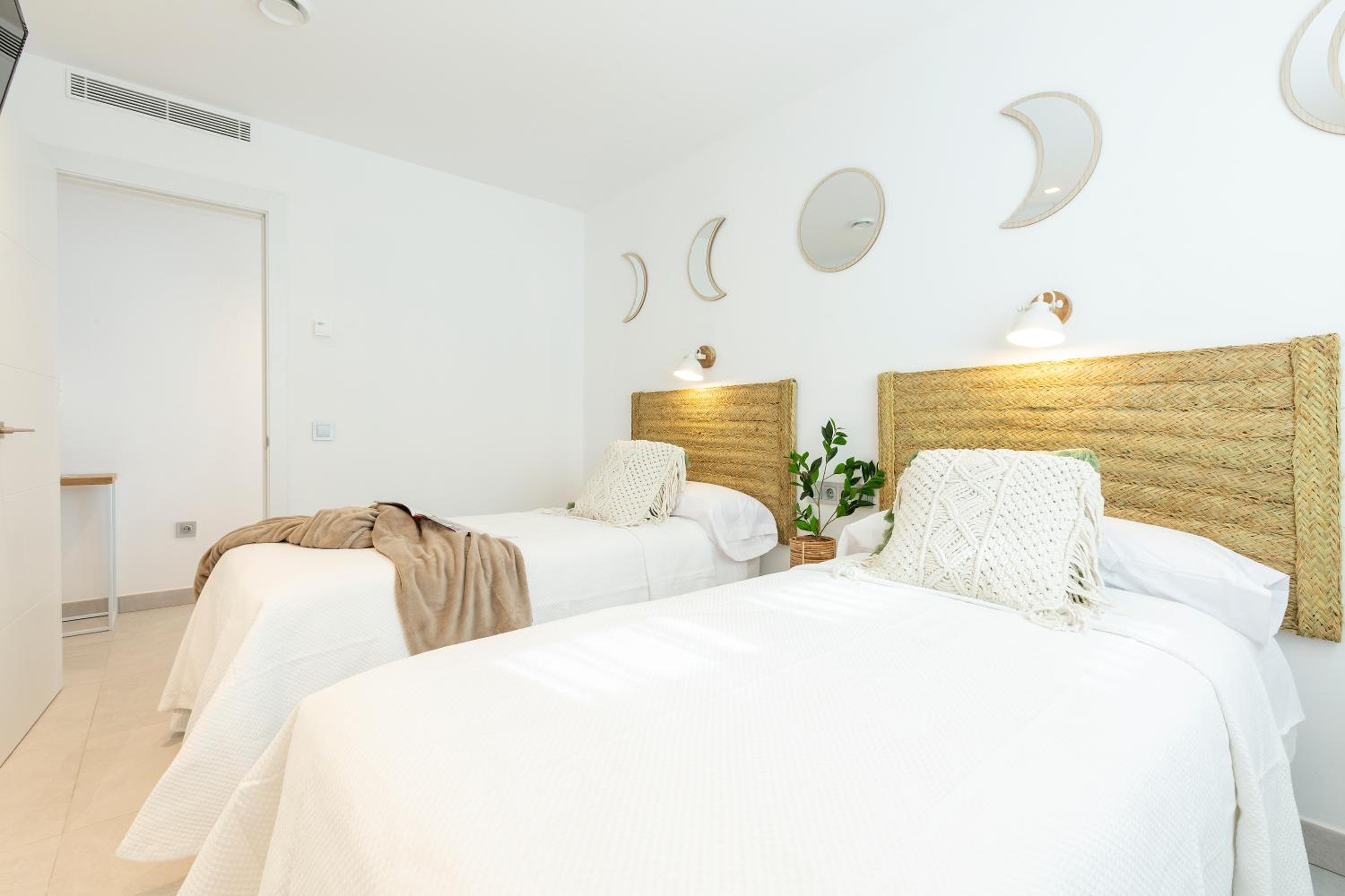 Two-Bedroom Apartment with Sea View - Photo 39