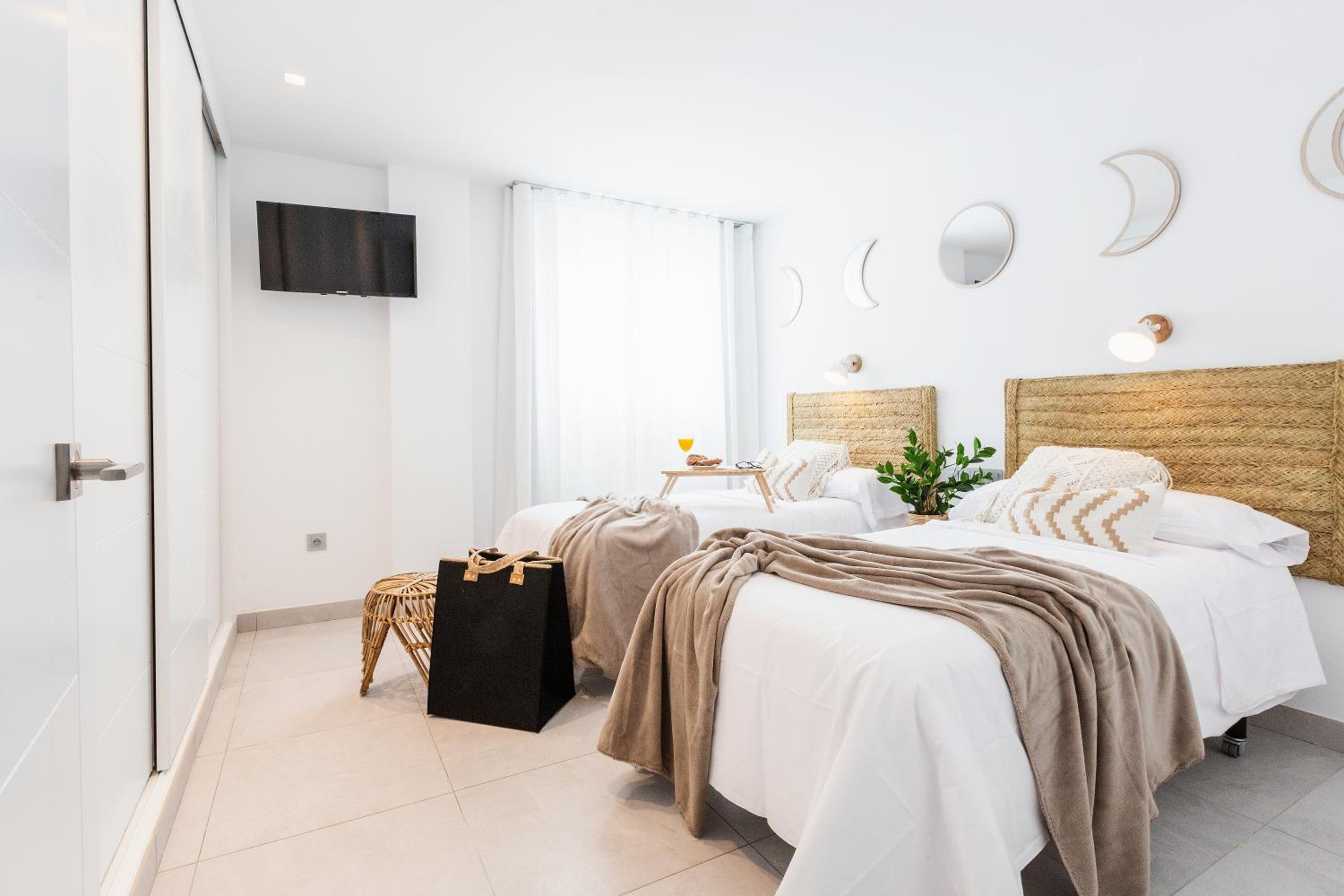 Two-Bedroom Apartment with Sea View - Photo 69