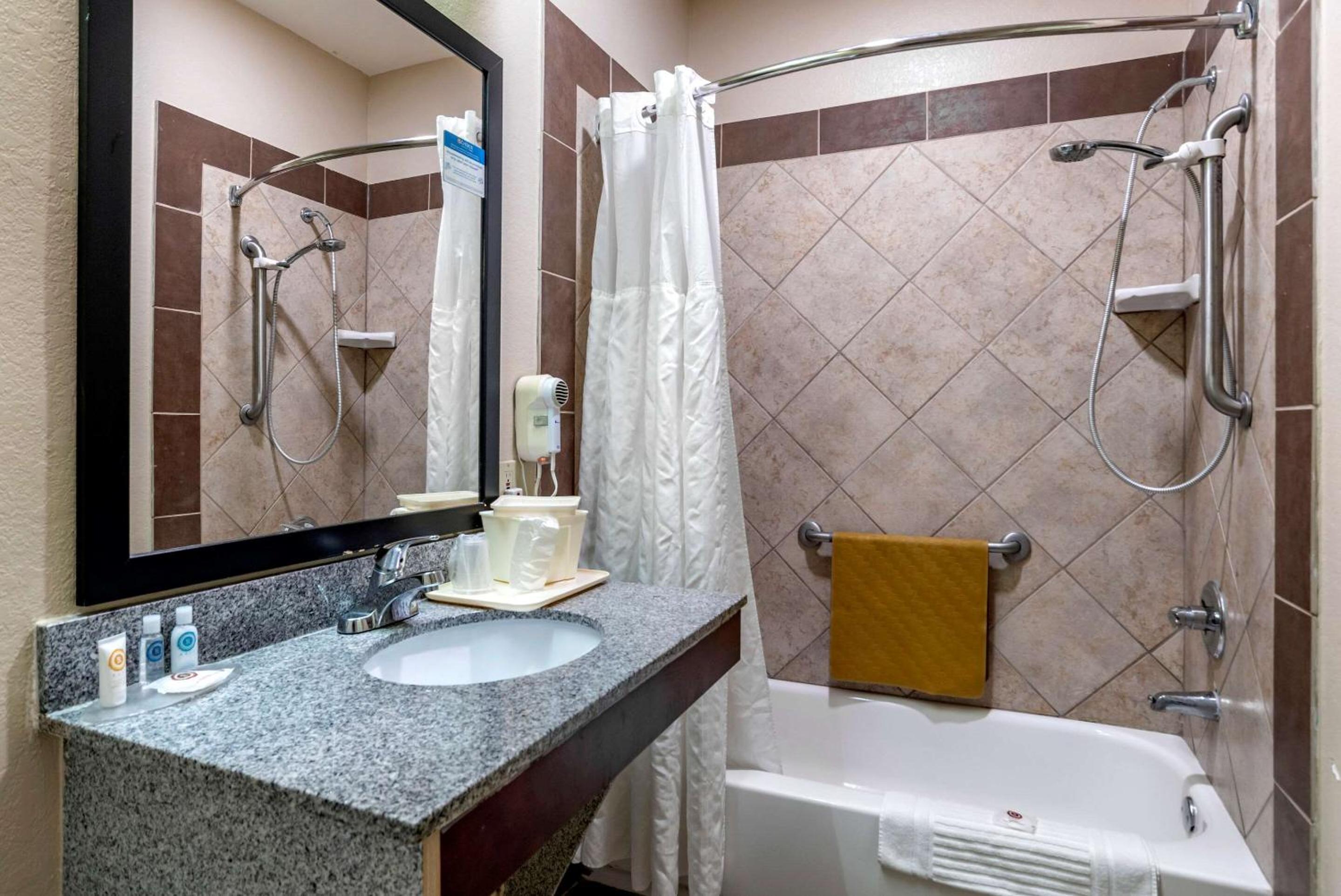 King Room - Disability Access - Photo 4