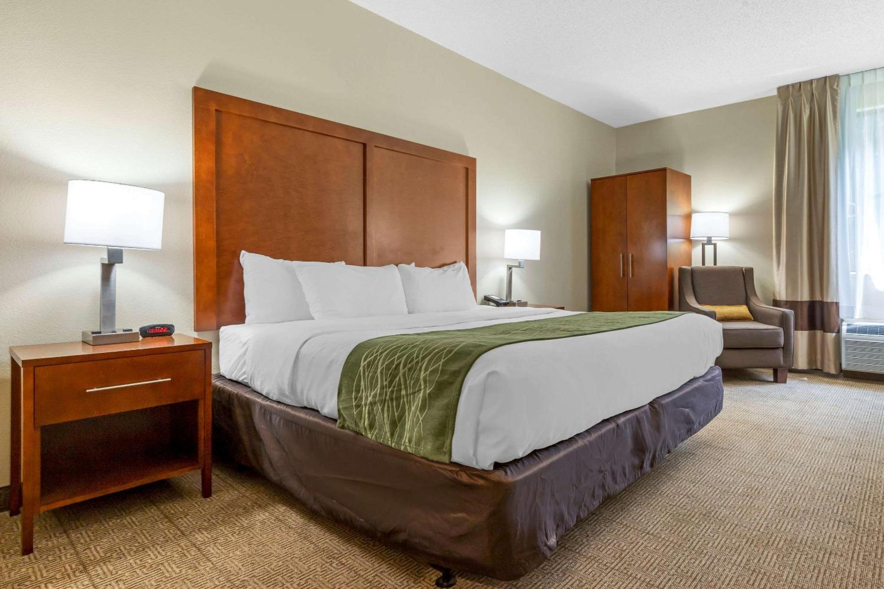 King Room - Accessible/Non-Smoking