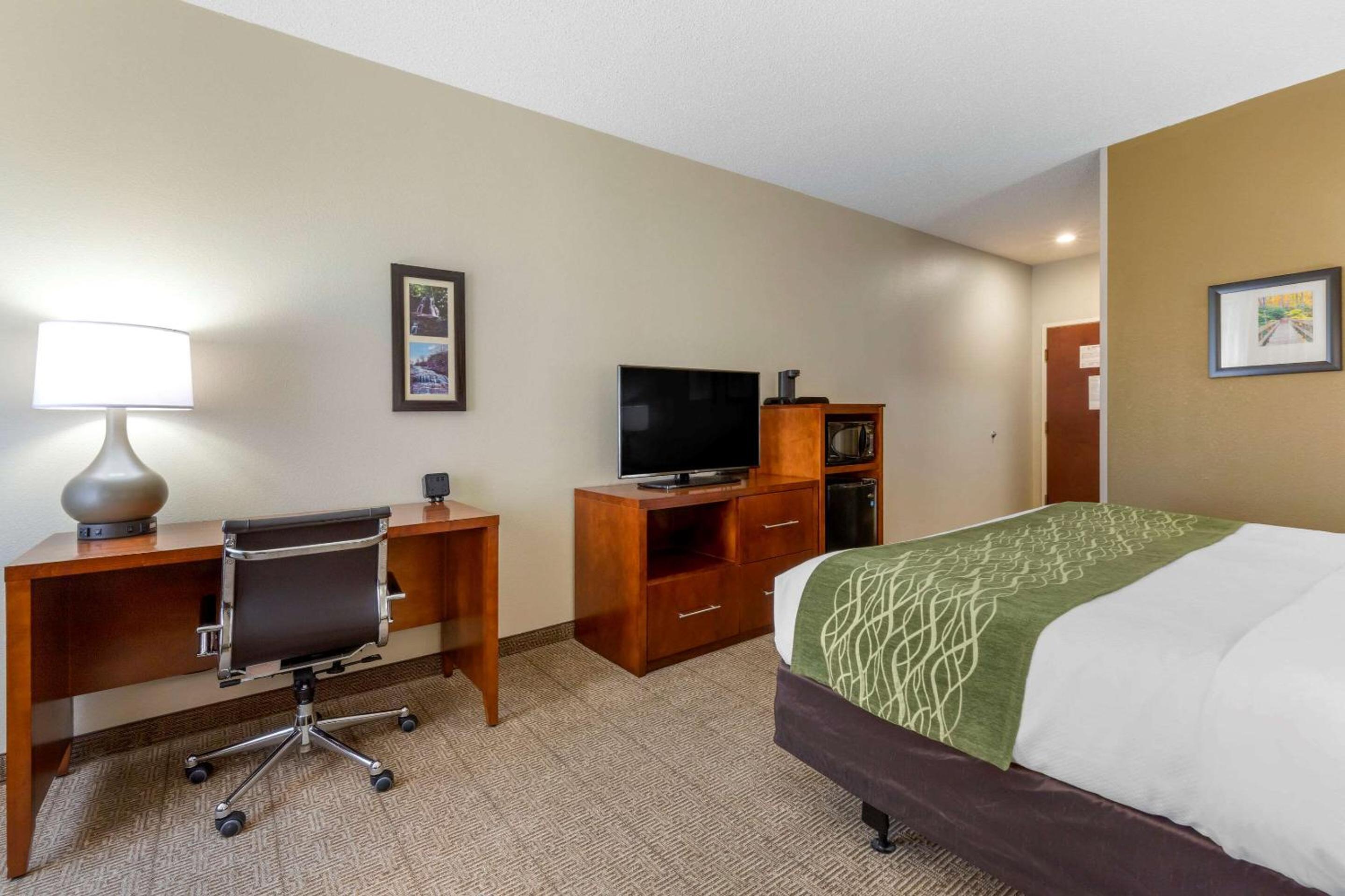 King Room - Accessible/Non-Smoking photo 2