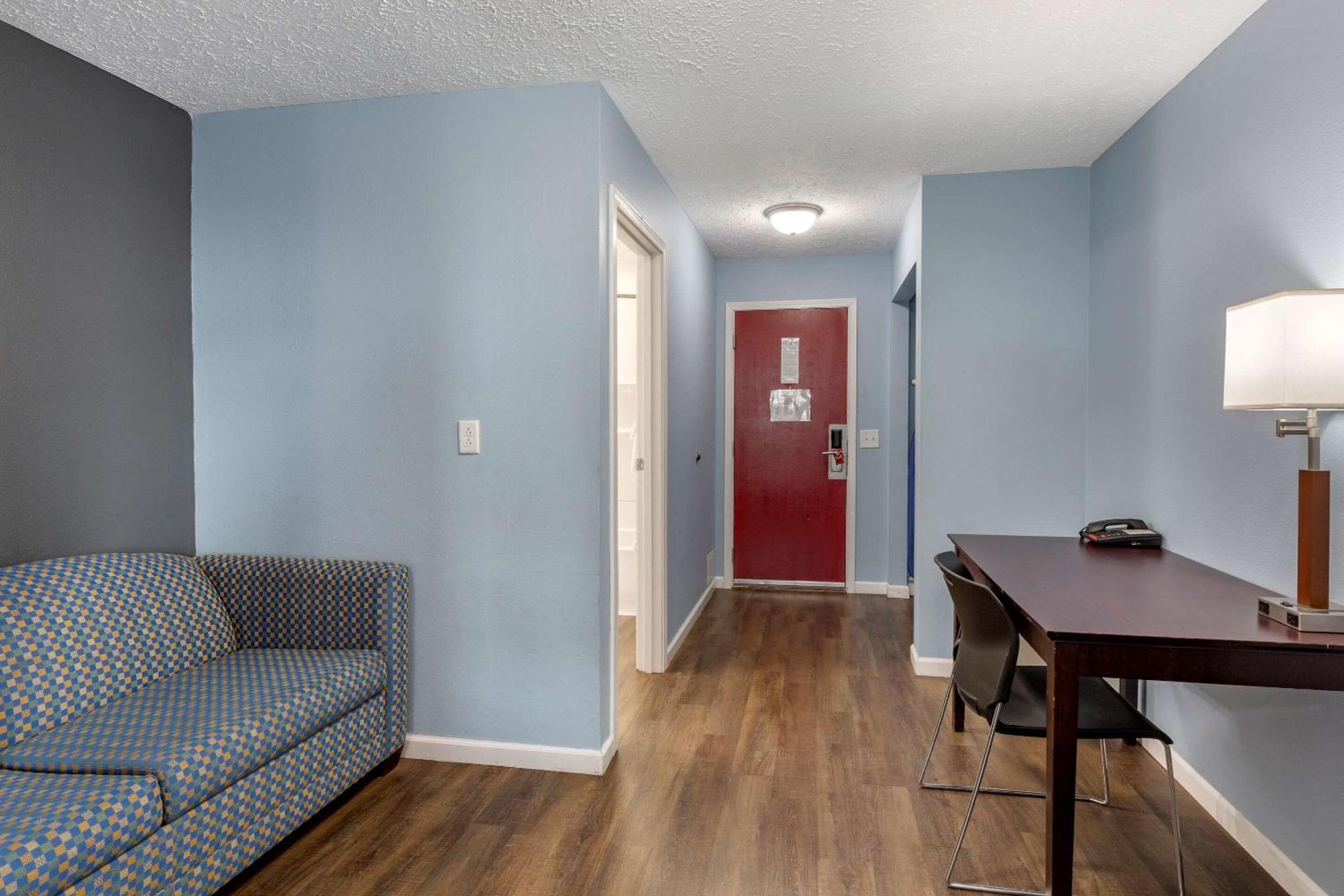 Double Suite with Sofa Bed - Non-Smoking photo 3