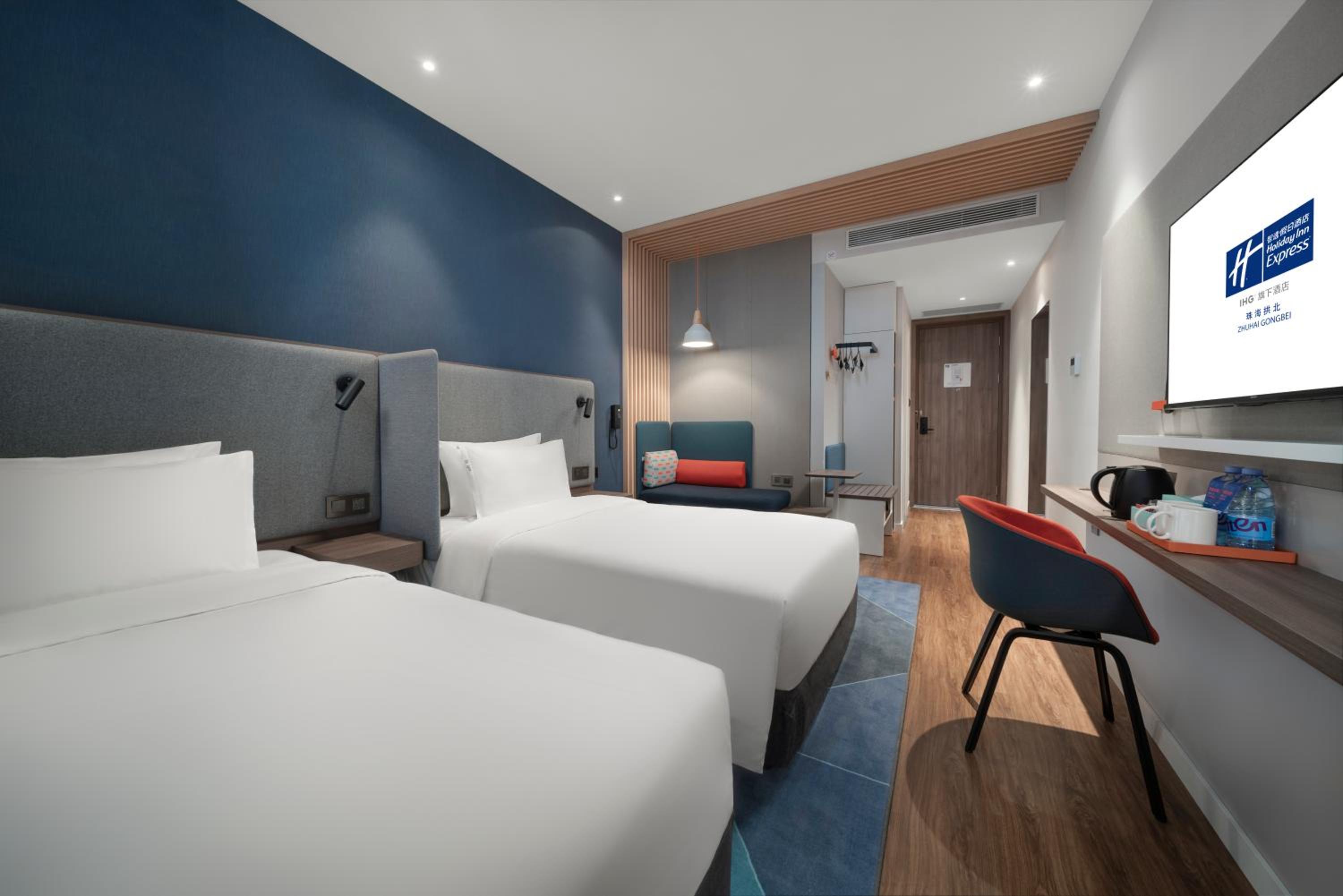 Standard Twin Room - Photo 3