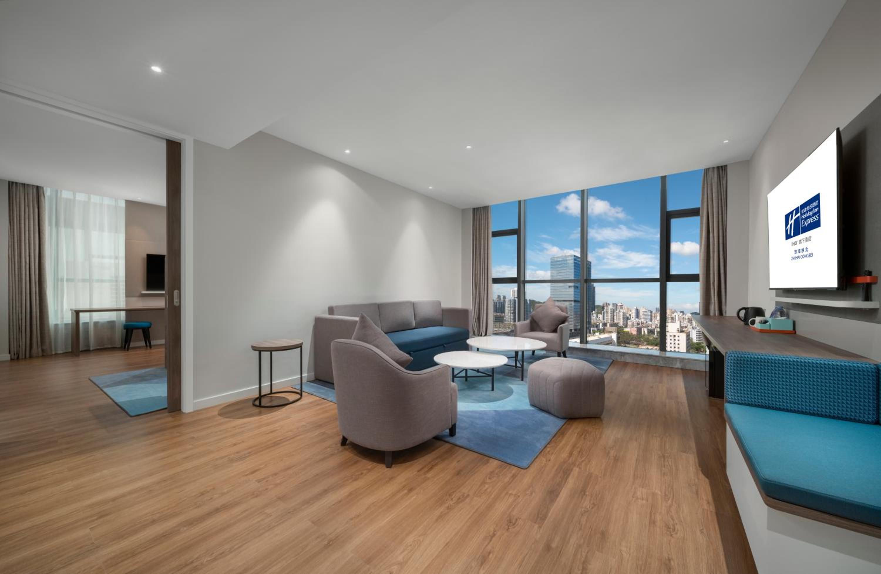 King Suite - Photo 6