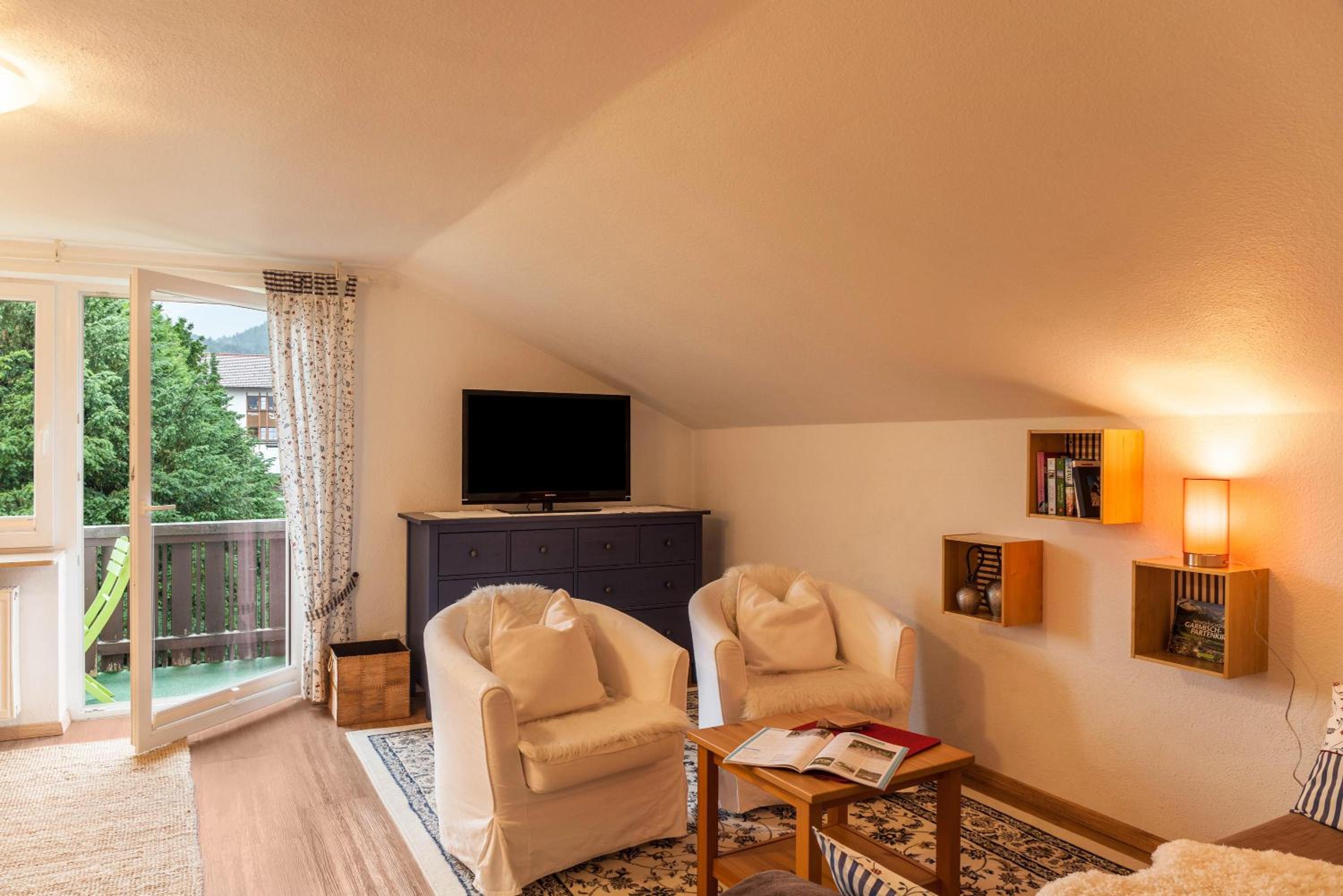 Superior One-Bedroom Apartment with Balcony