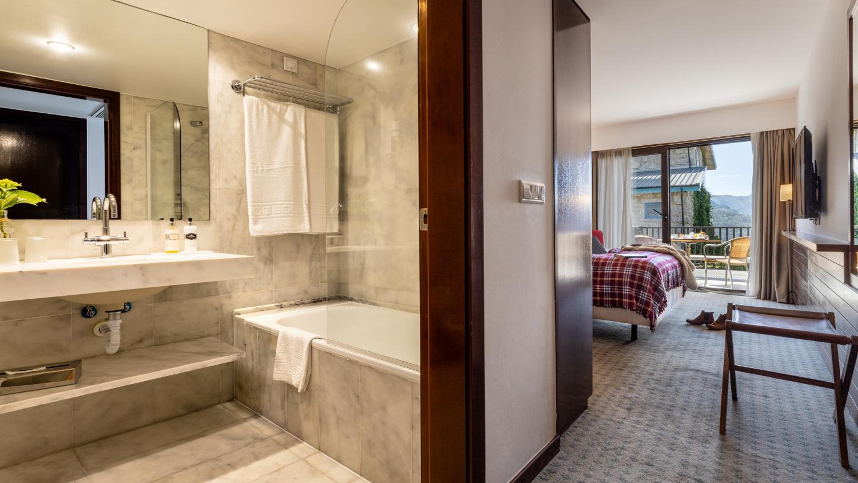Superior Double or Twin Room with Terrace - Photo 4