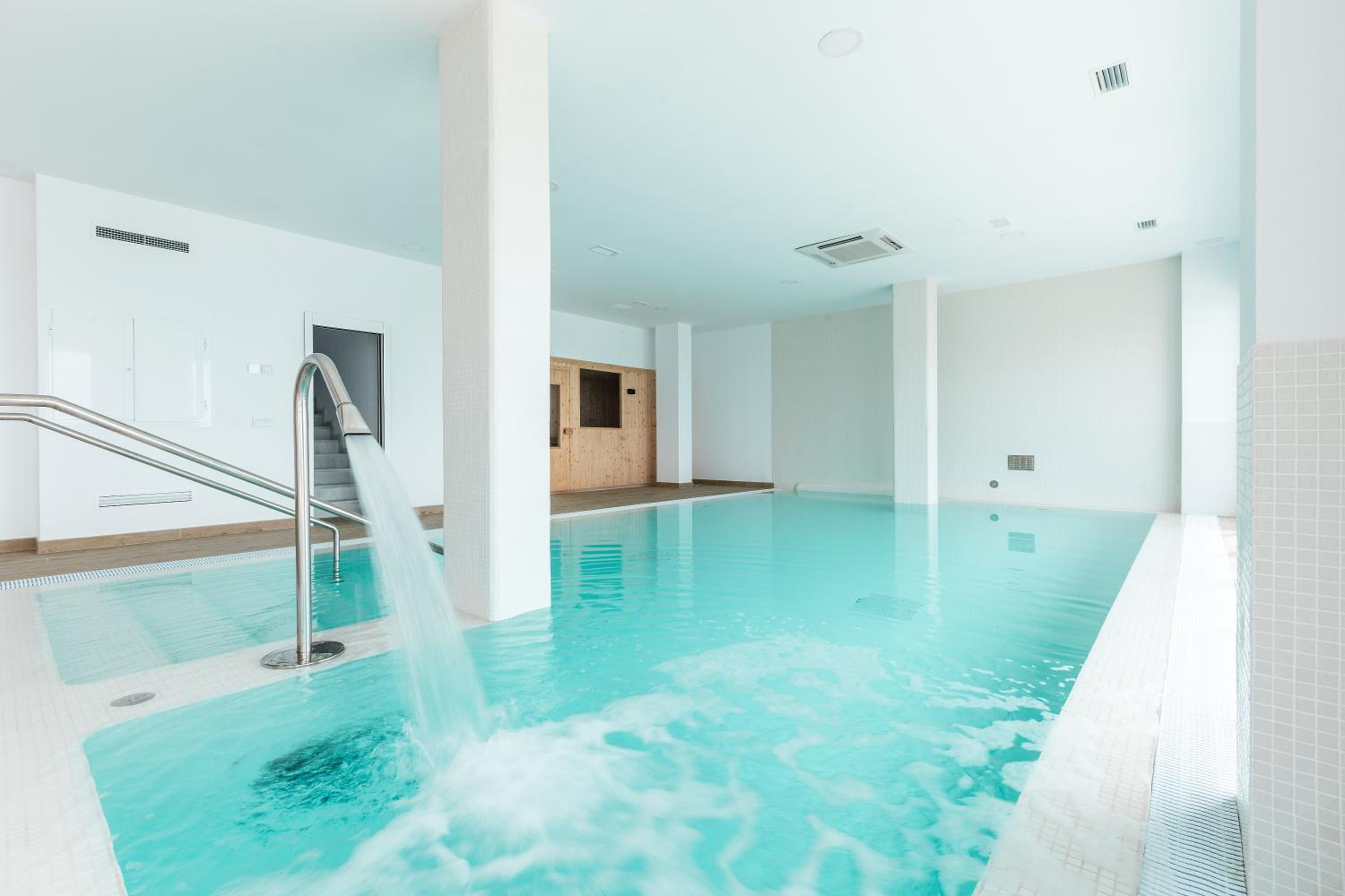 Two-Bedroom Apartment with Sea View - Photo 95