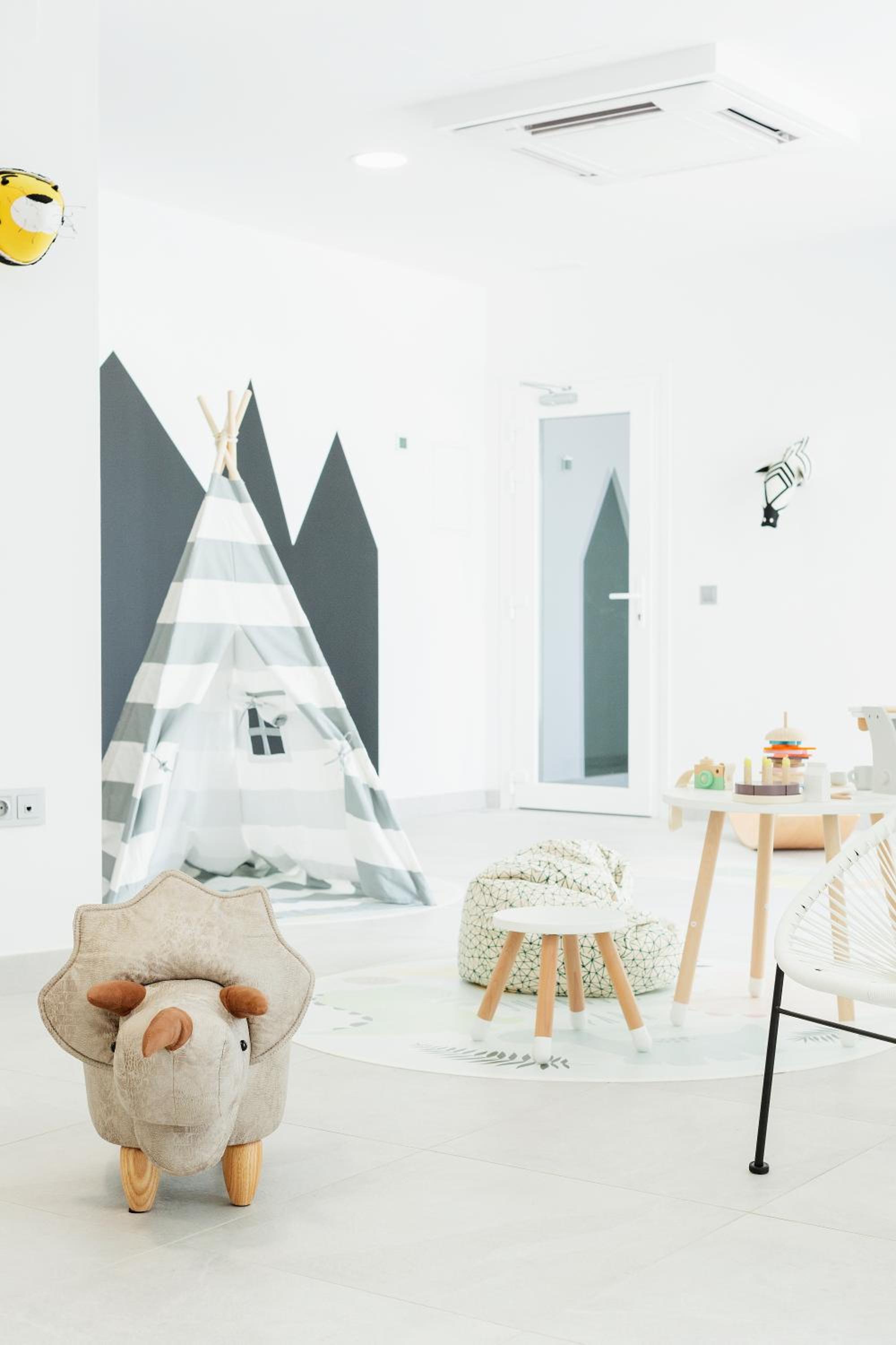 Two-Bedroom Apartment with Sea View - Photo 7