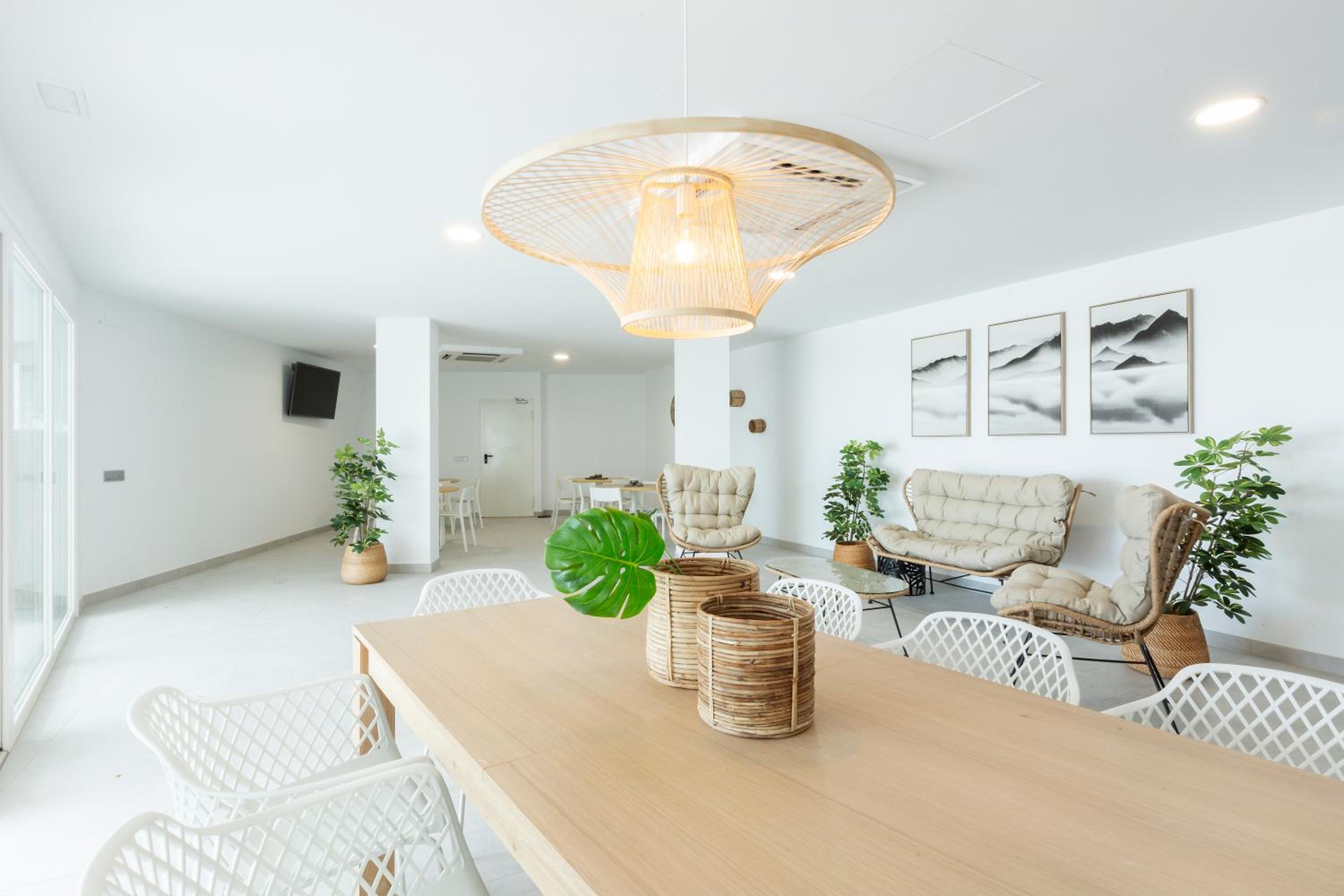 Two-Bedroom Apartment with Sea View - Photo 91