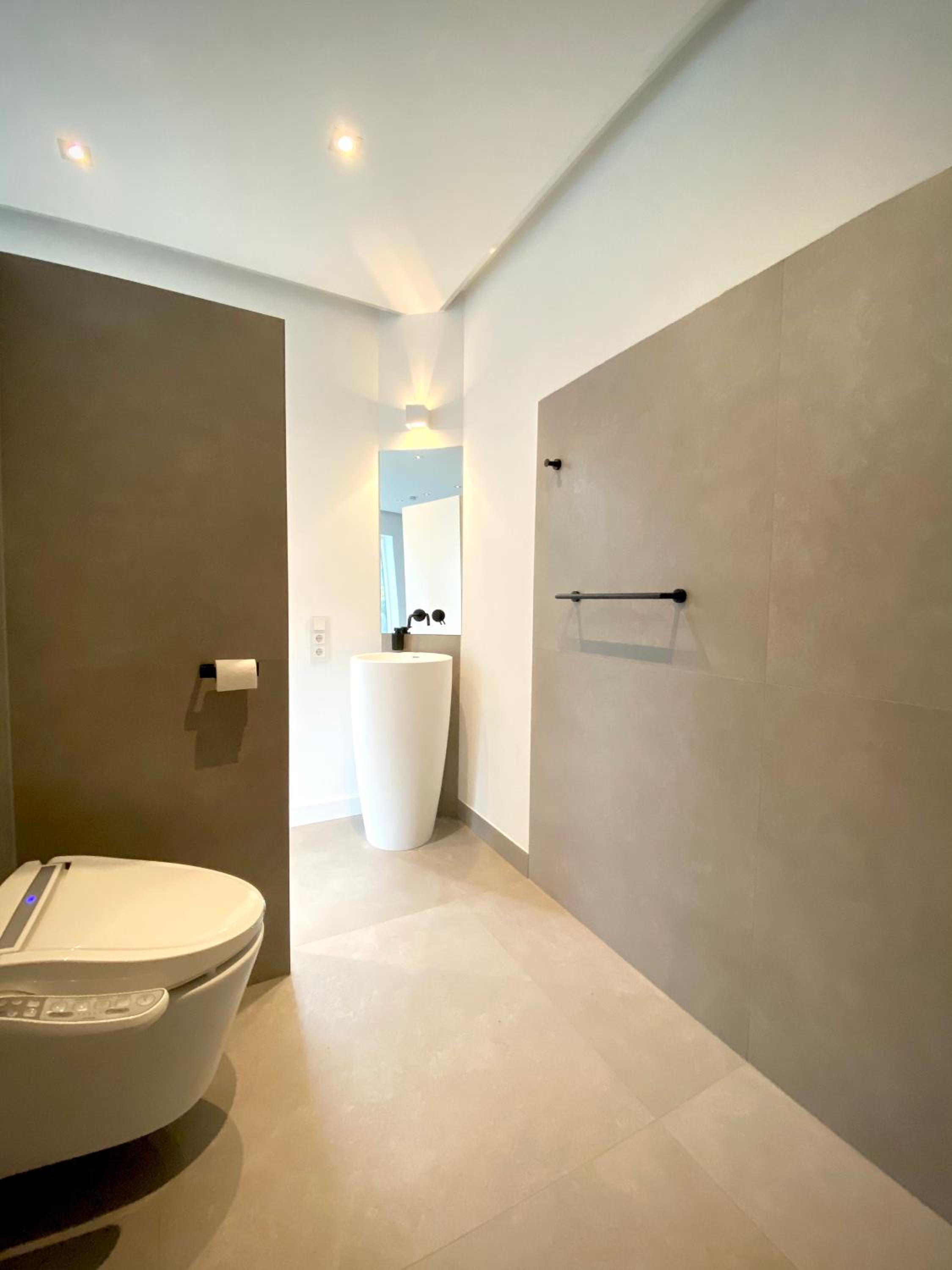 Two-Bedroom Apartment - Photo 14
