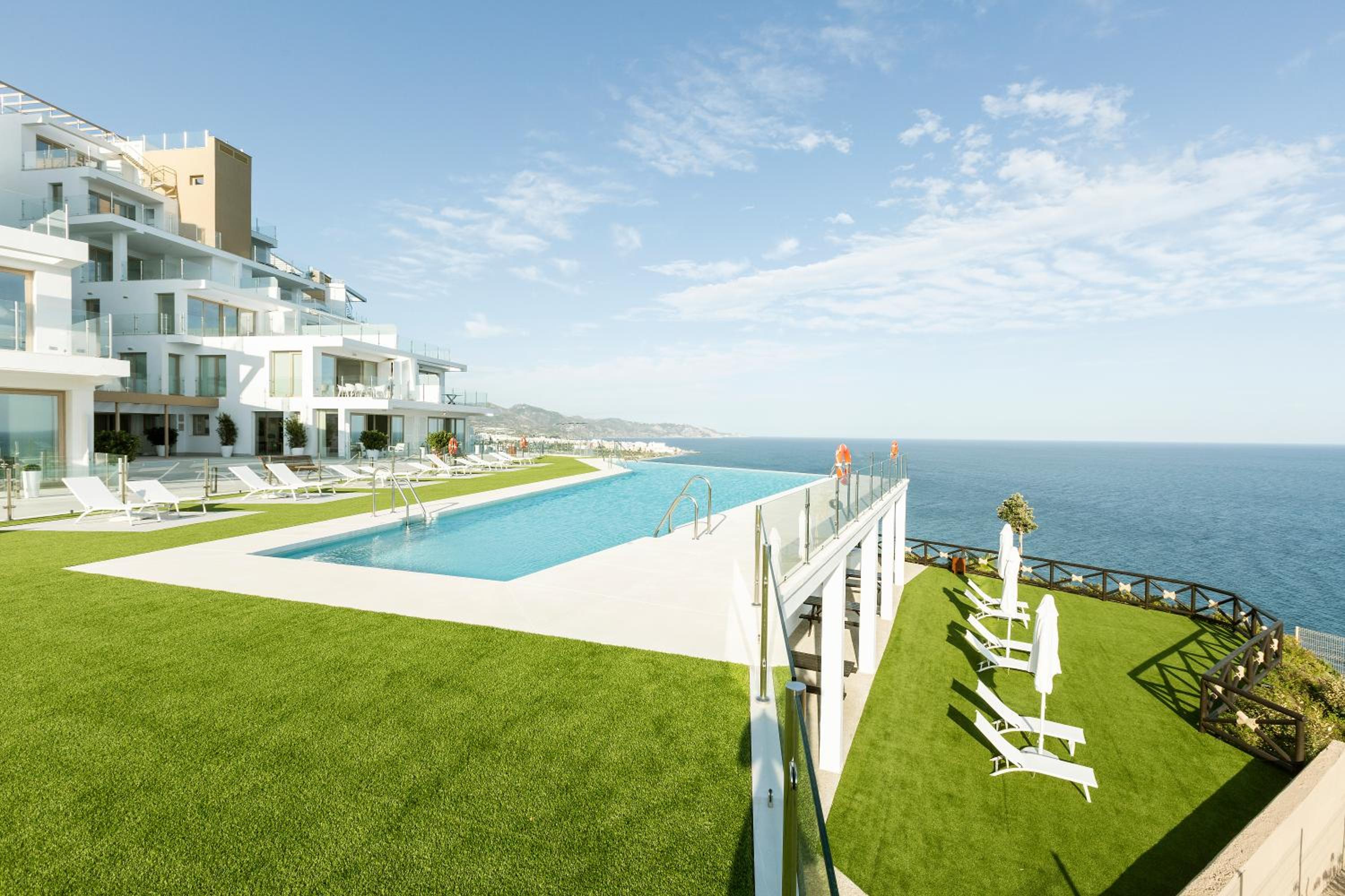 Two-Bedroom Apartment with Sea View - Photo 86