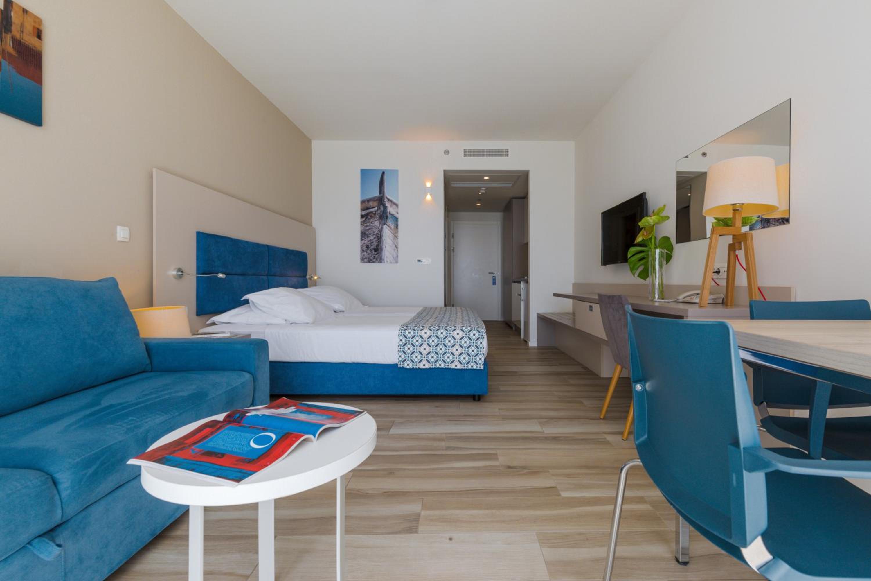 Studio Apartment with Sea View - Photo 1