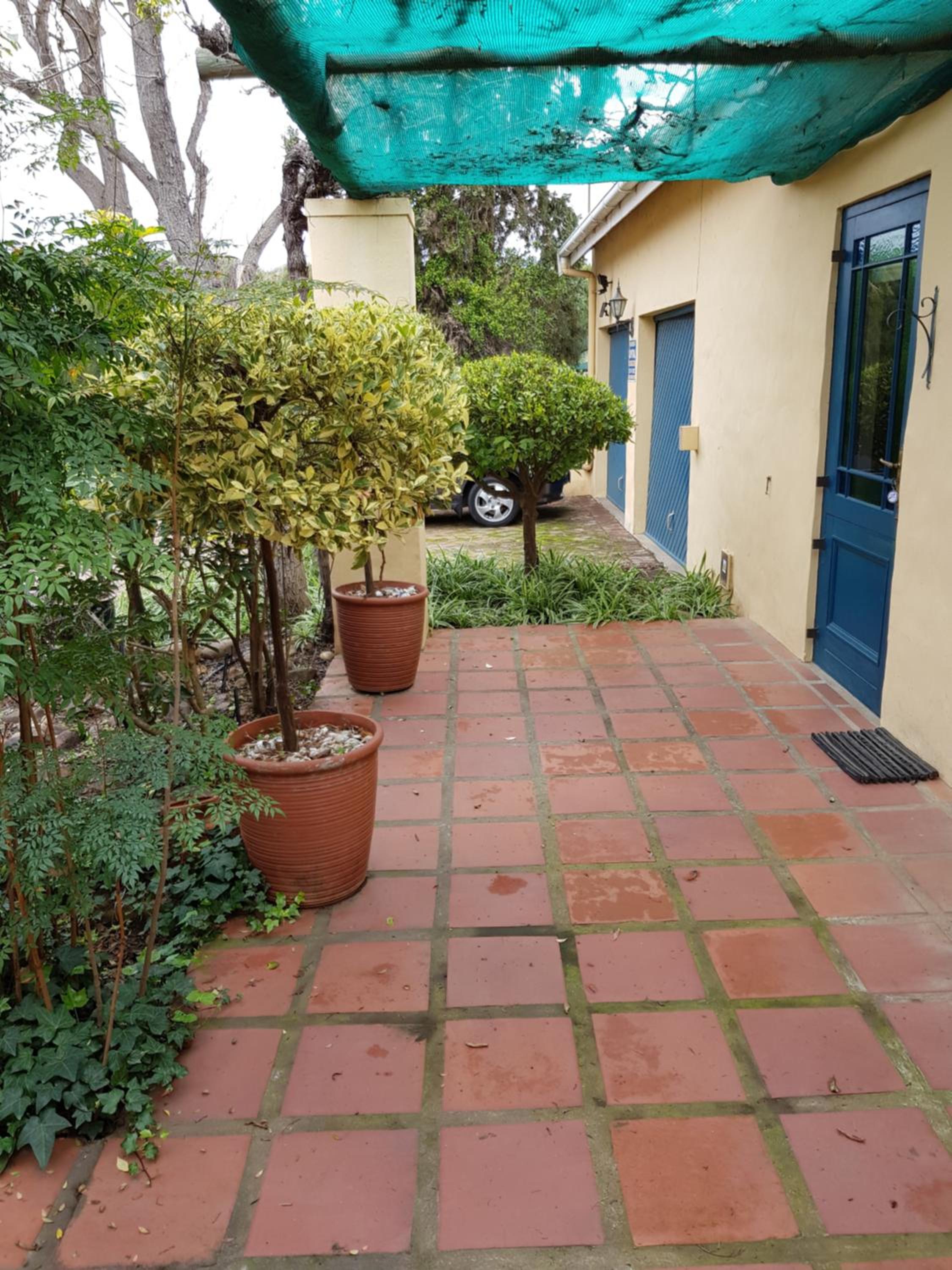 Standard Suite - Photo 10