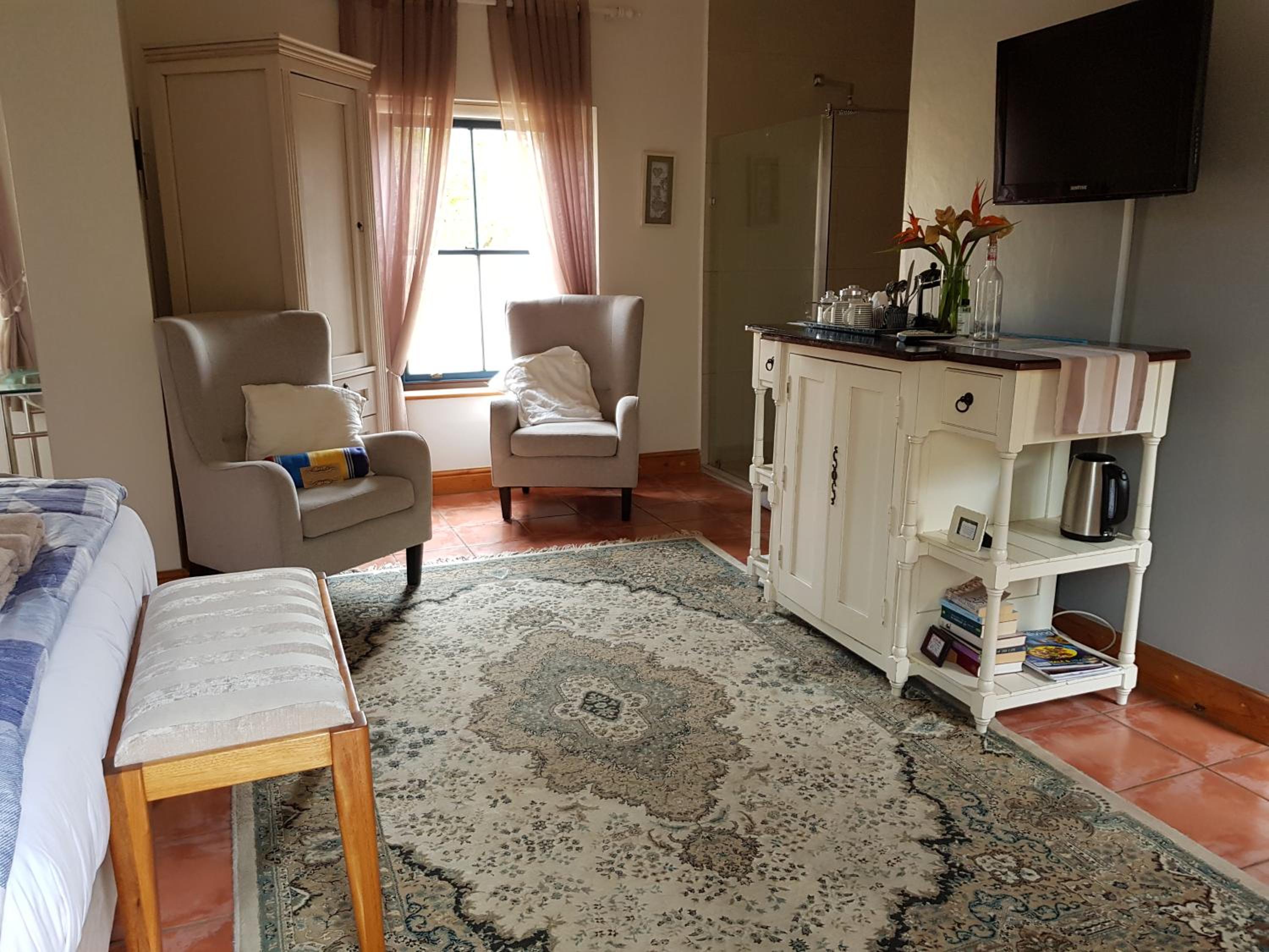 Standard Suite - Photo 3