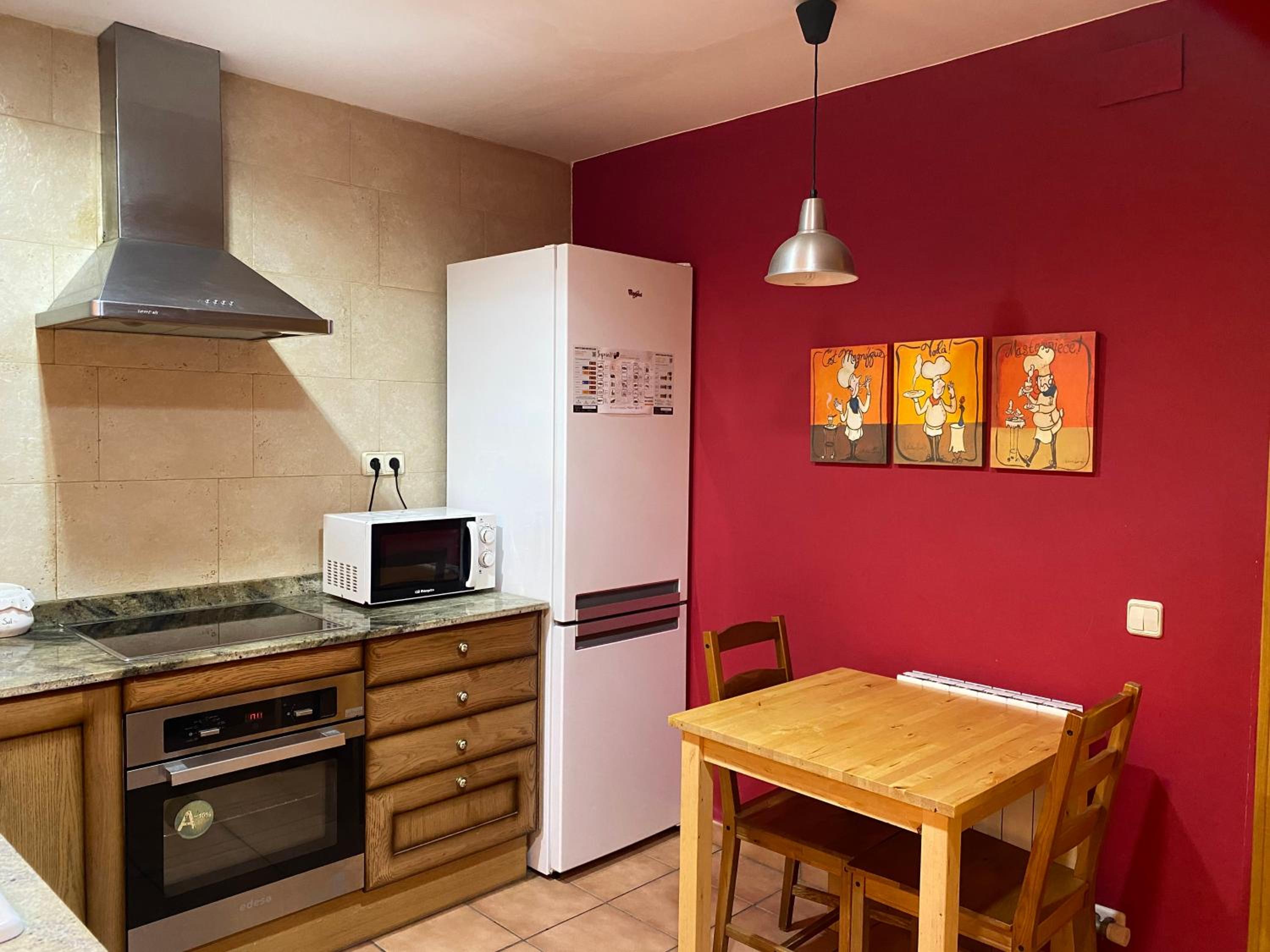 Four-Bedroom House - Photo 7