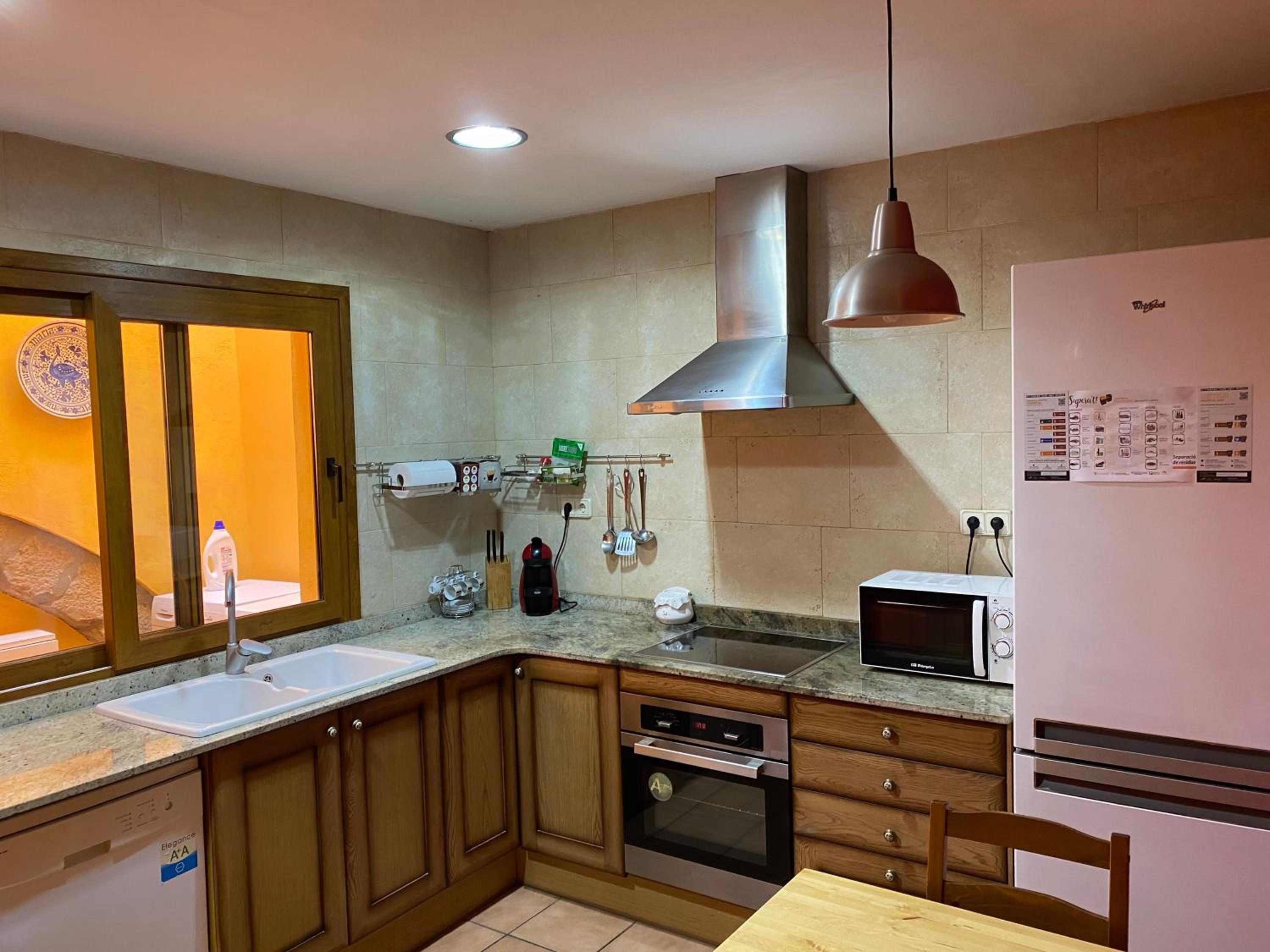Four-Bedroom House - Photo 45
