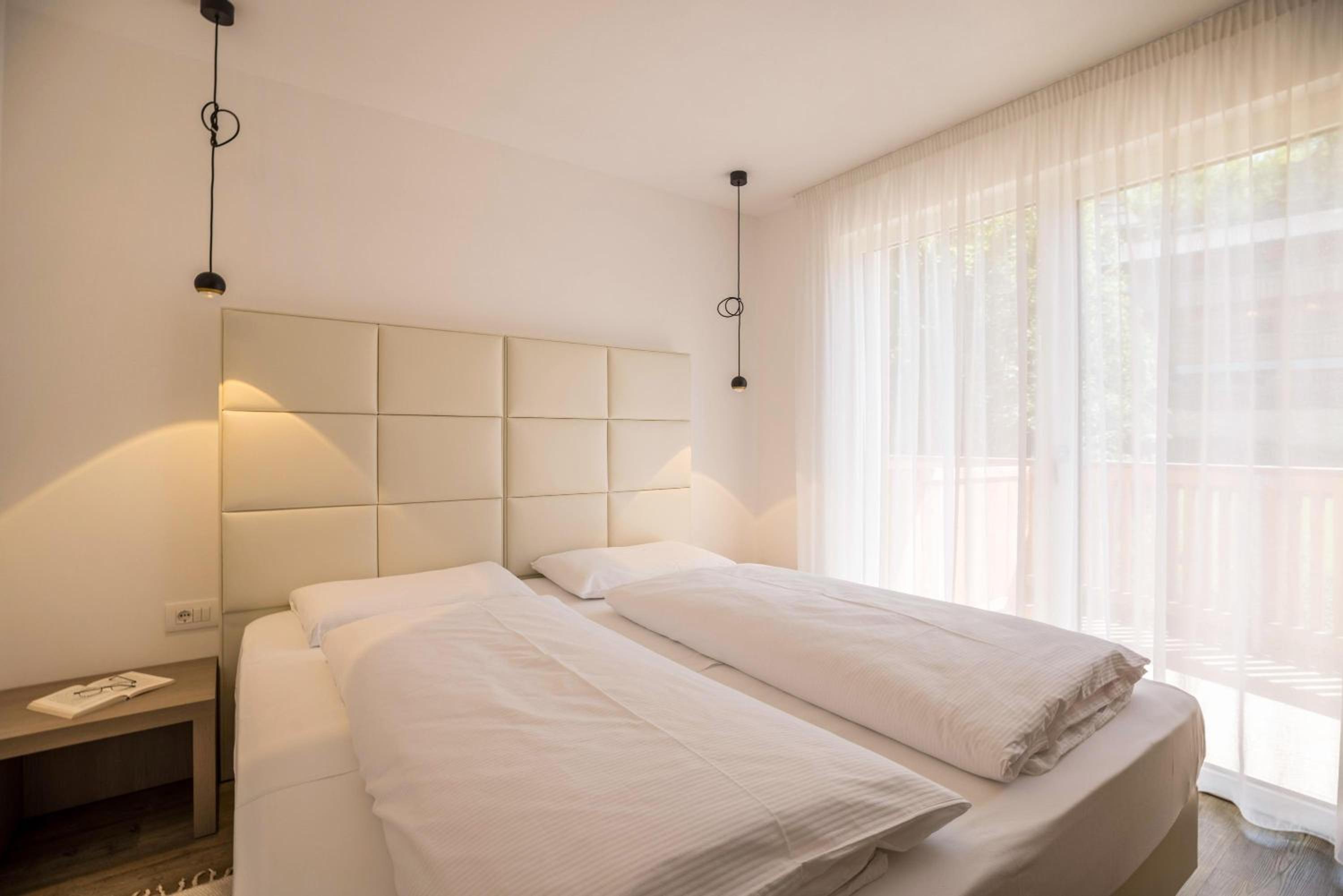 Superior One-Bedroom Apartment with Balcony