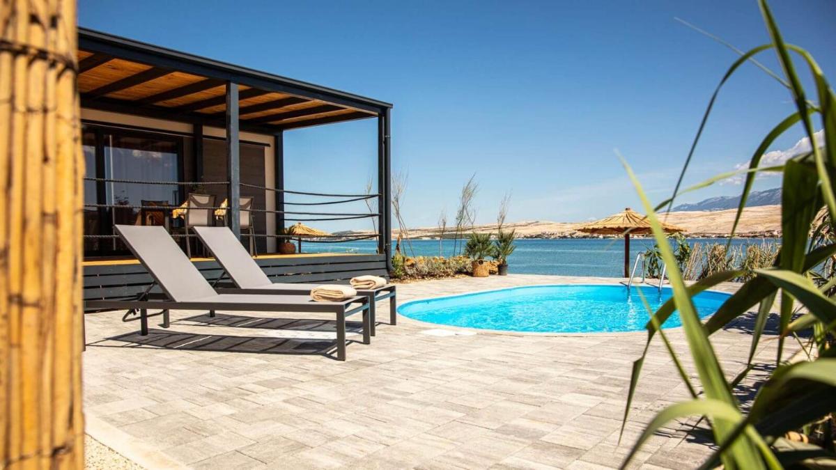 Mari Mobile Home with pool - Photo 6