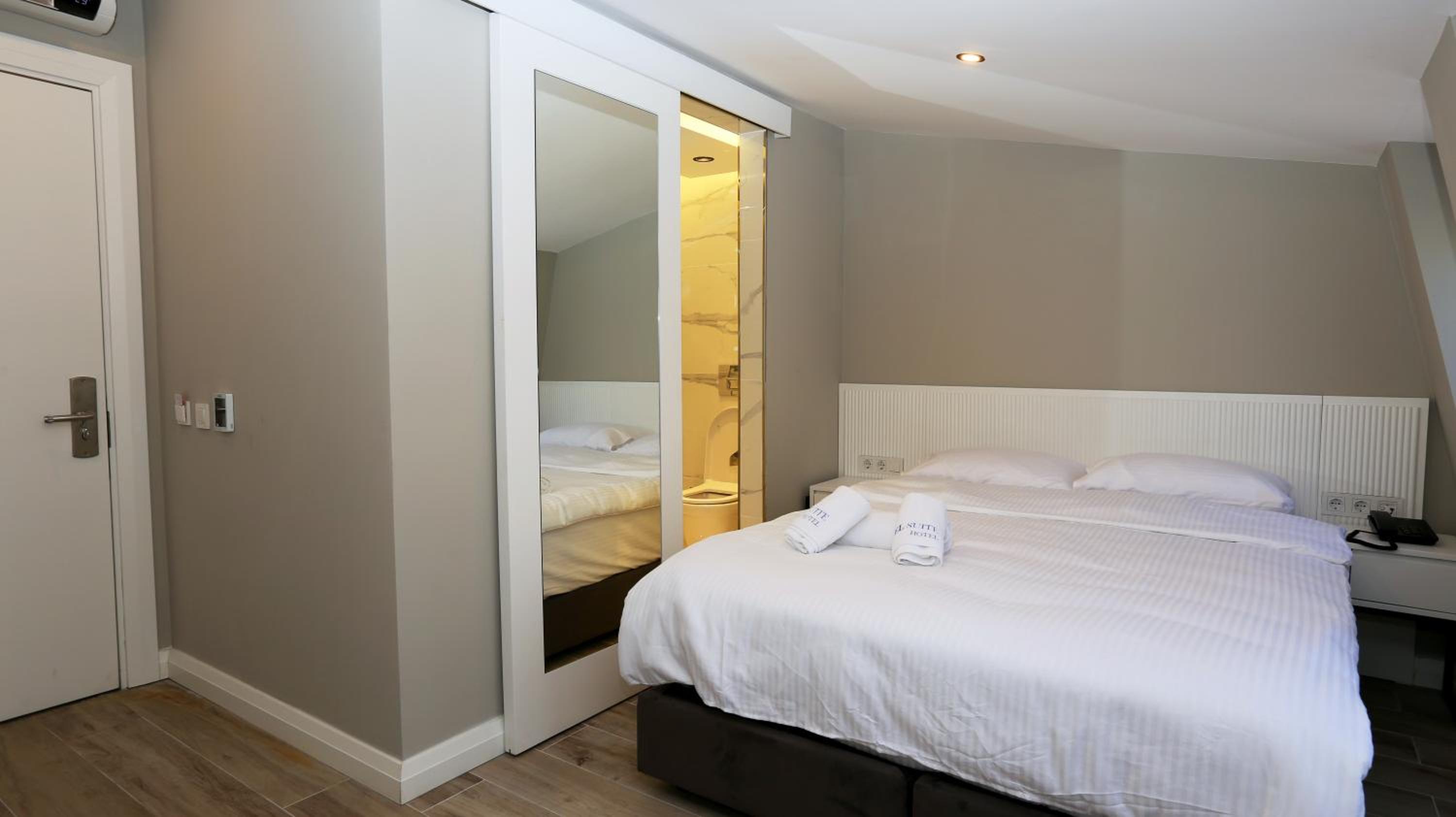 Double Room with Balcony photo 3