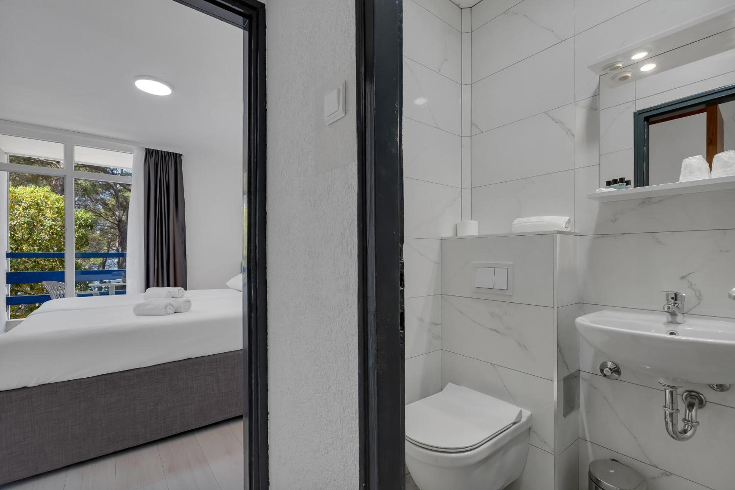 Standard Twin Room with Extra Bed - Annex - Photo 4