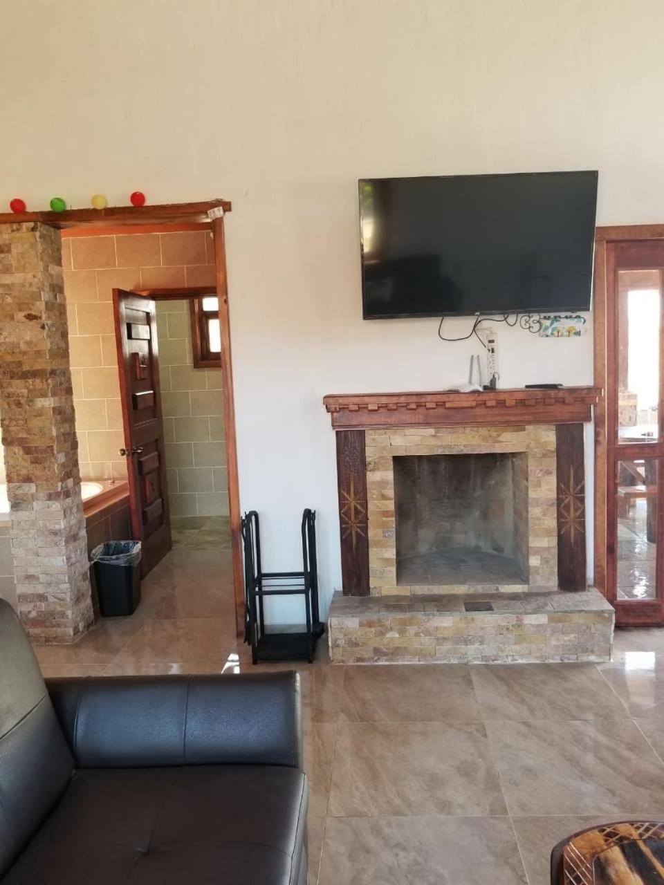One-Bedroom House - Photo 14