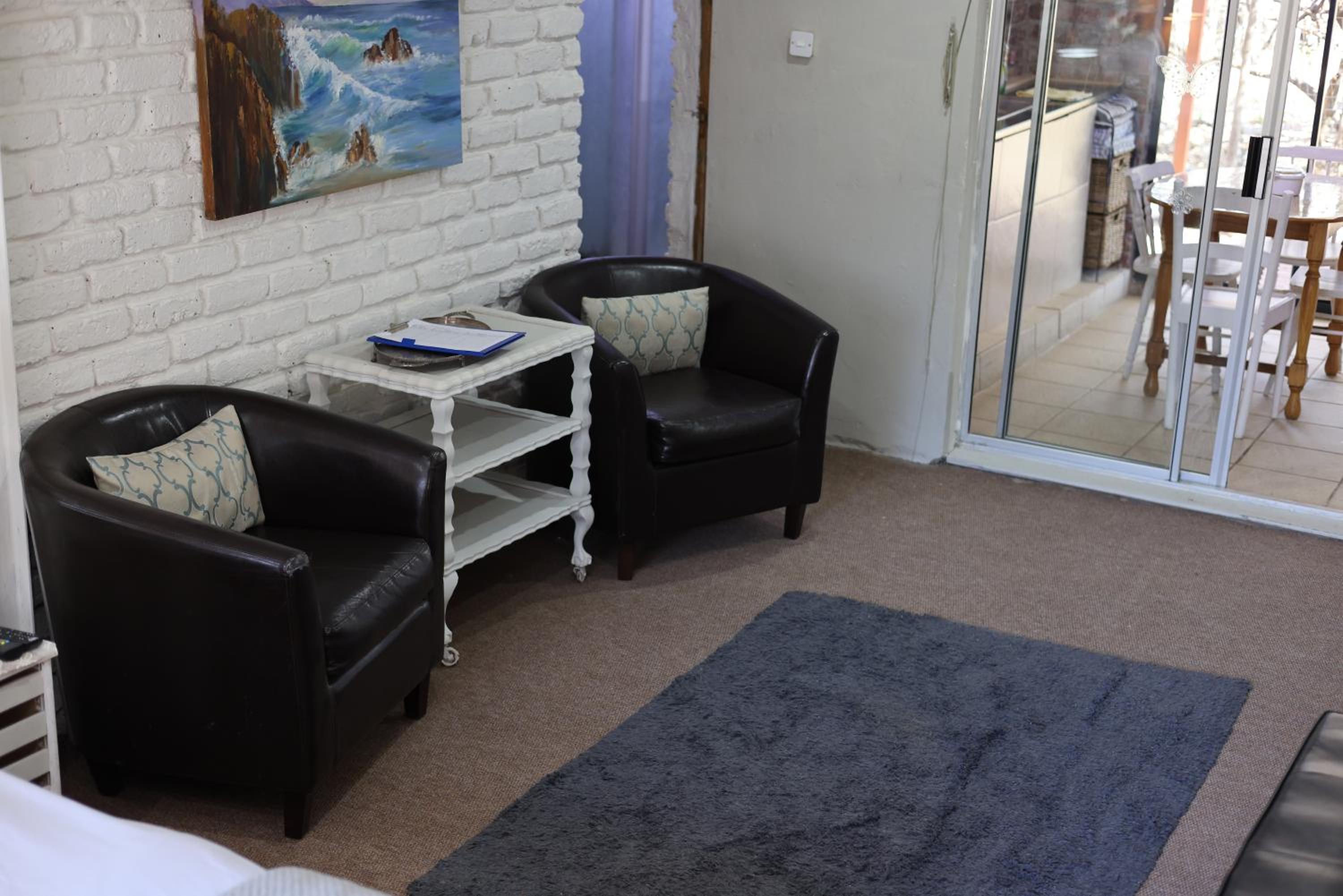 Deluxe Double Room with Shower - Photo 18