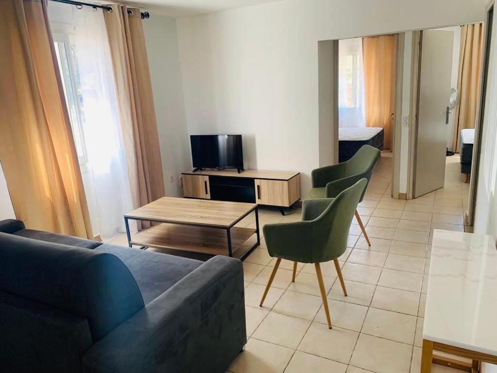 Two-Bedroom Apartment - Photo 4