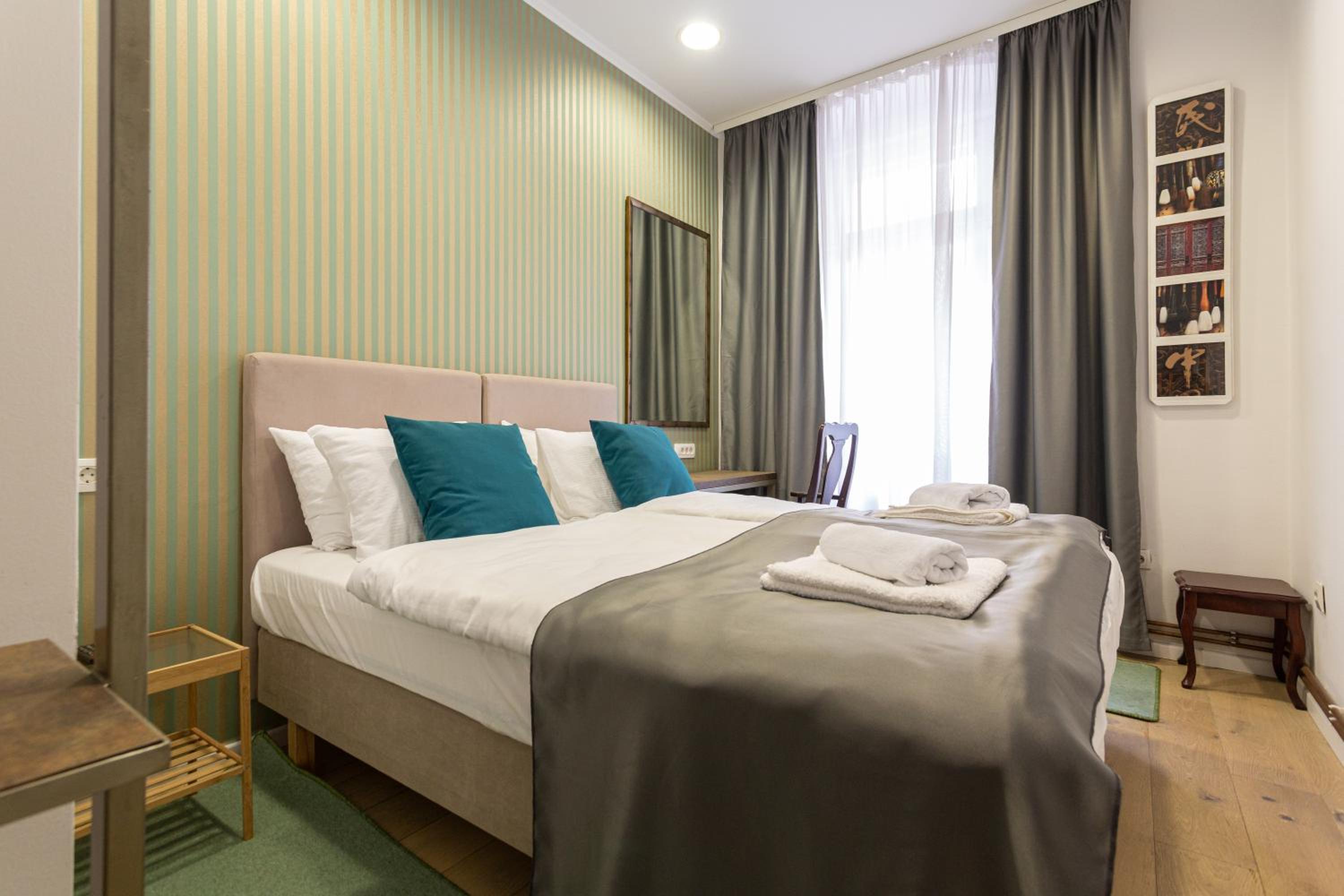 Deluxe Double or Twin Room - Photo 16