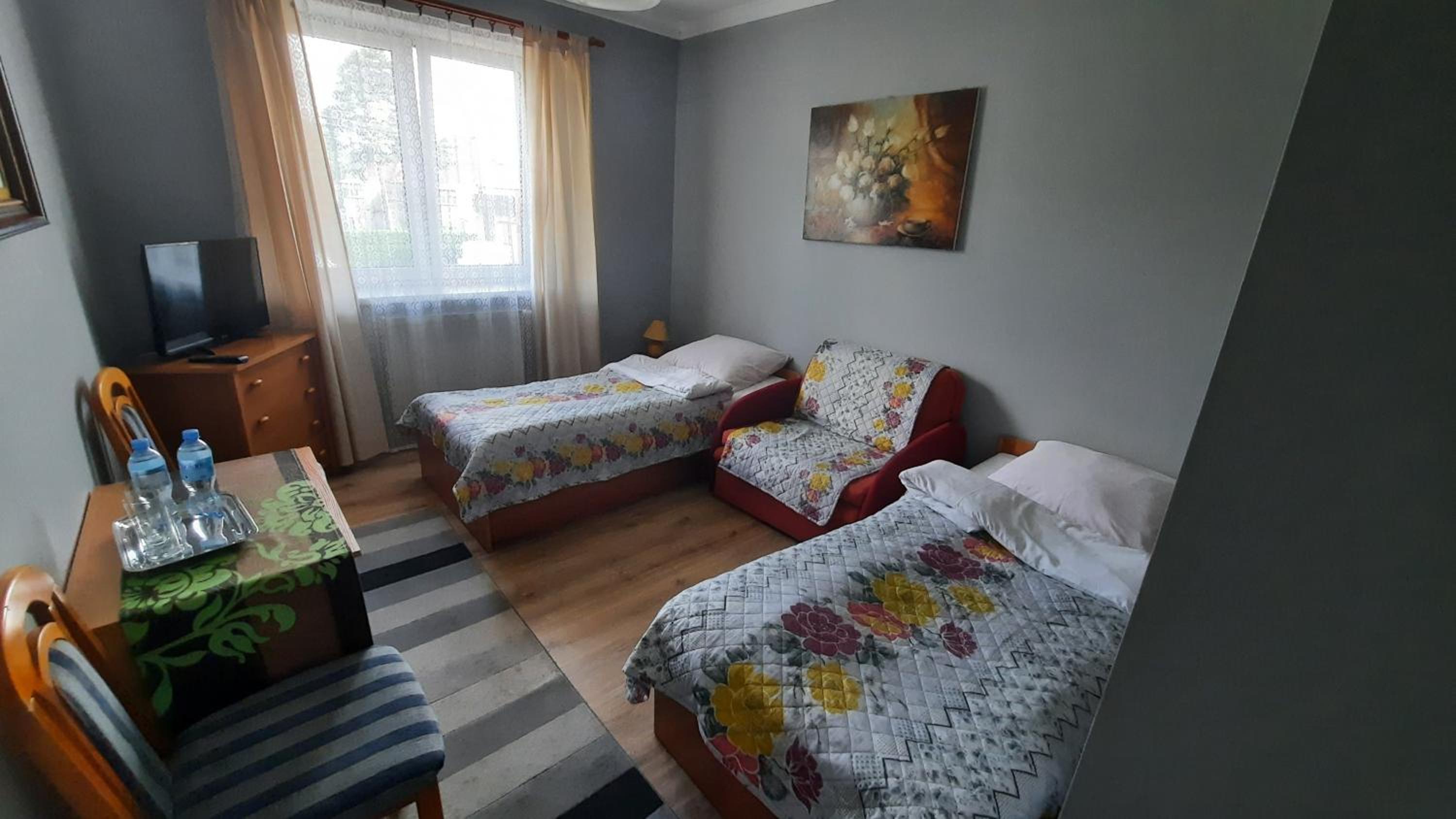 Large Twin Room - Photo 1